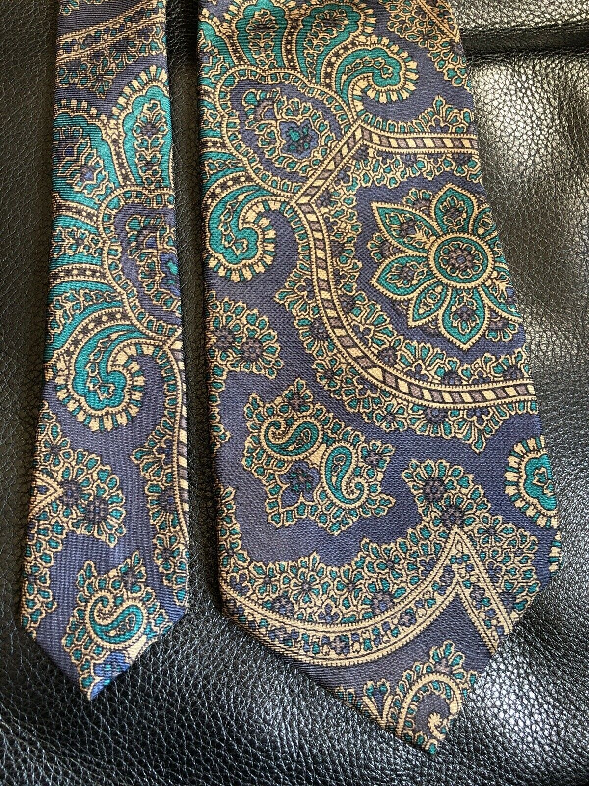 Blue green beige paisley Metropolitan Museum Of Art Neck Tie 100% Silk 56×3-1/8