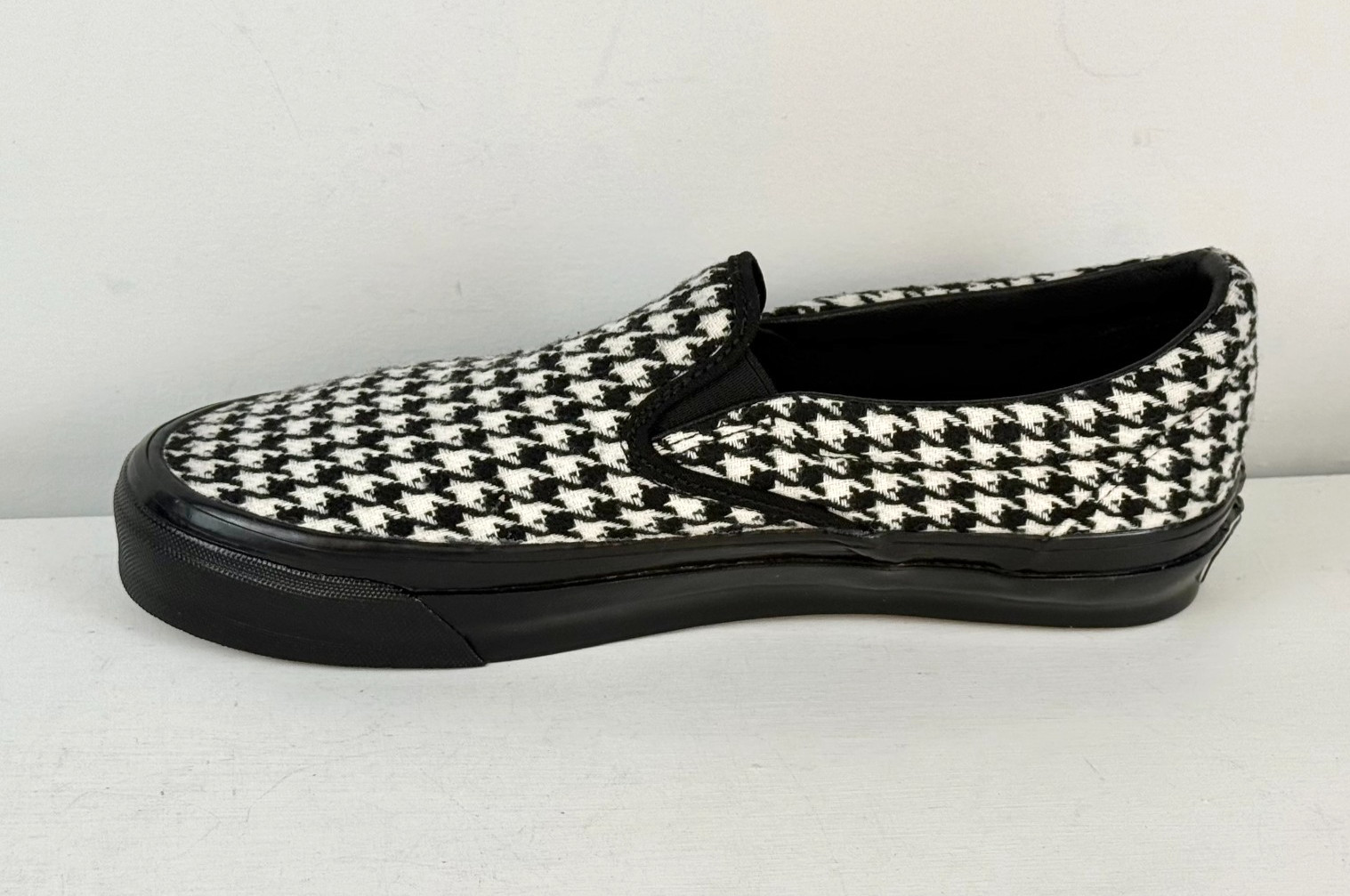 M6 W7.5-VANS LX Classic Slip-On 98 Skate Sneaker Houndstooth Black/White-507452