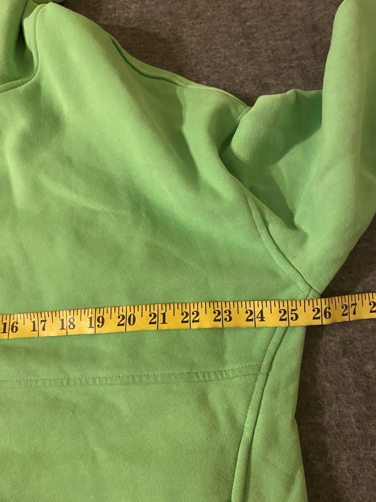 Women’s Oversized Green Sweatshirt Size Medium Tunic Hoodie Pockets Henley NWOT