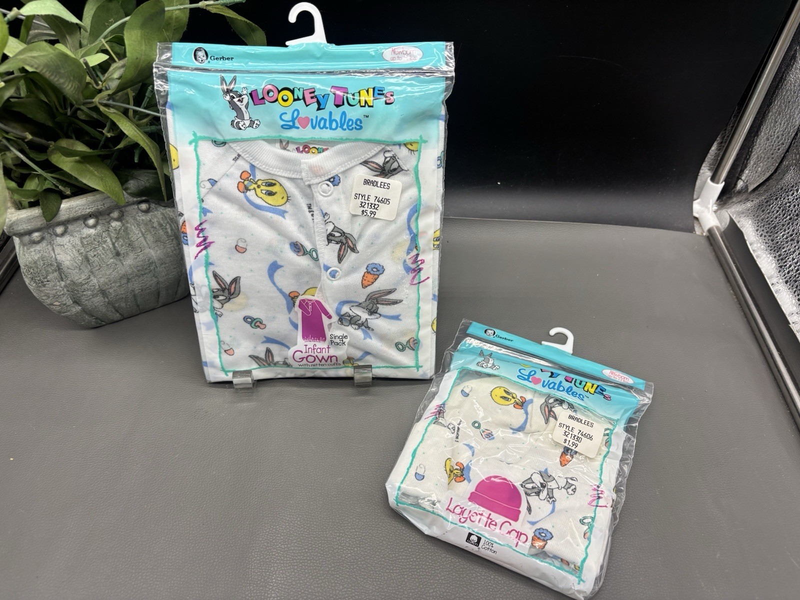Vintage Gerber Looney Tunes Lovables Infant Gown/Layette NOS Sealed 1993/1995