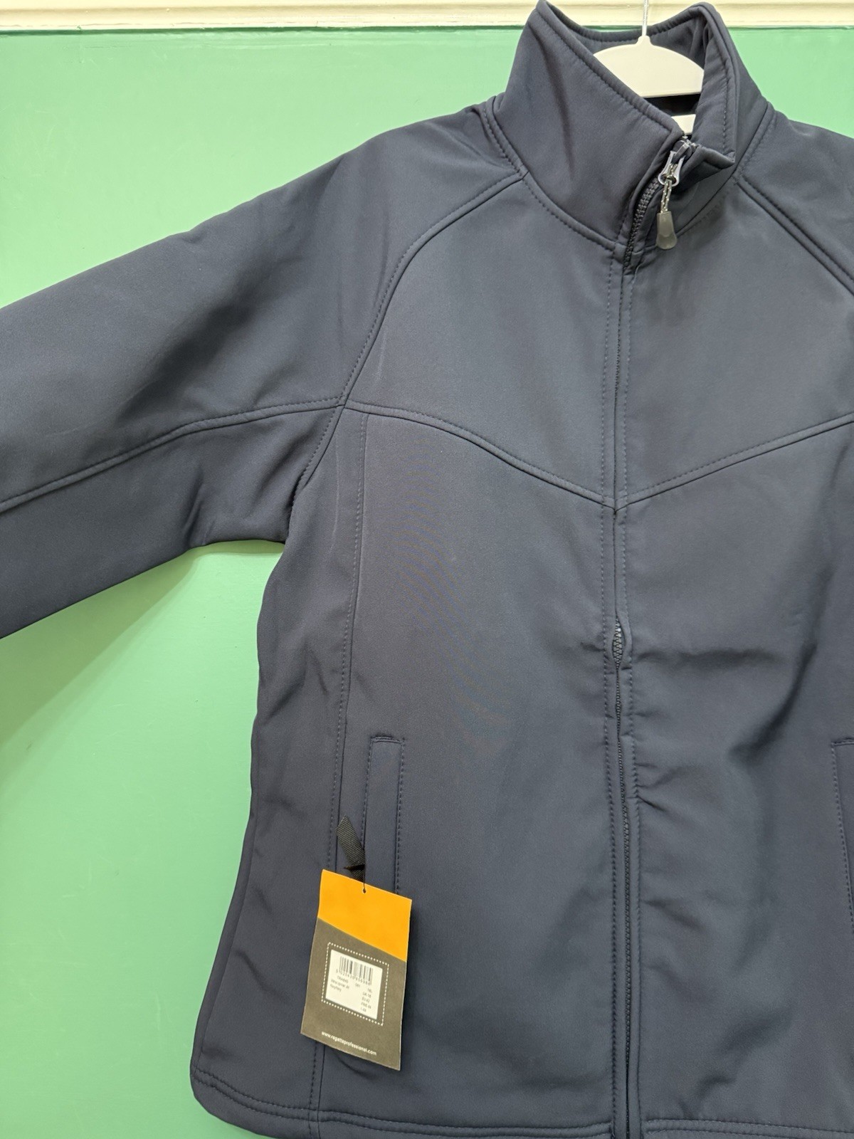 Womens Regatta Uproar Jacket. Navy. UK18. Softshell Jacket. TRA645. SKU 50014