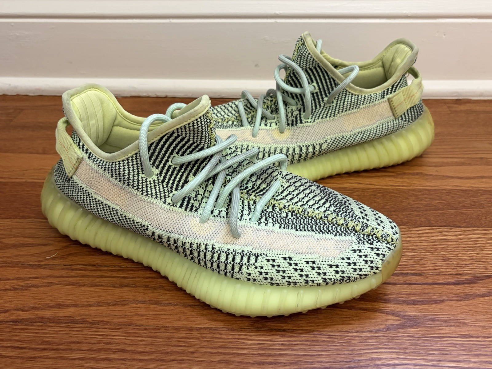 Size 9 – adidas Yeezy Boost 350 V2 Yeezreel Non-Reflective, Authentic