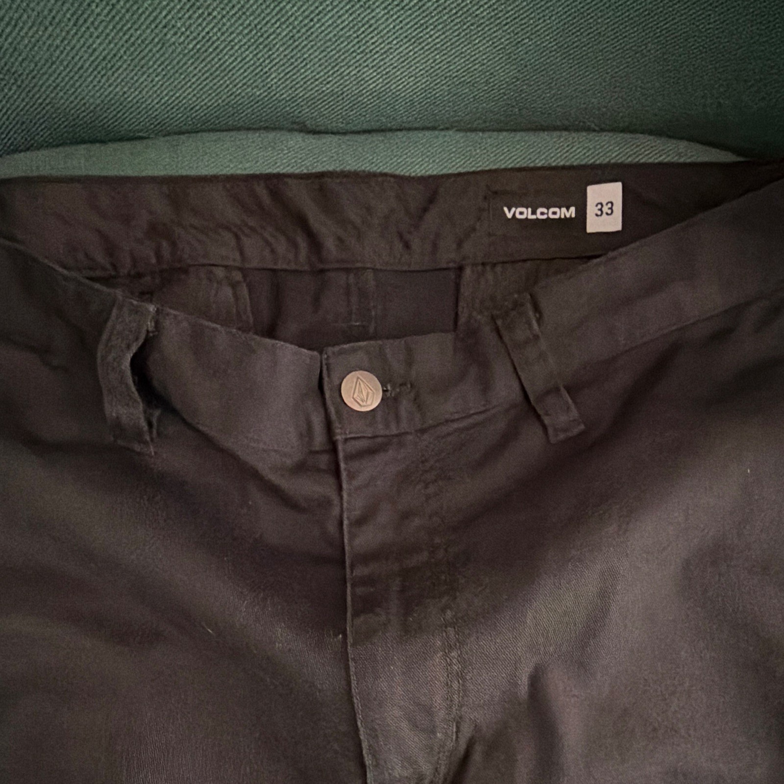 Volcom Men’s Black Solid Chino Shorts, Flat Front, Pockets, Button, Regular Fit