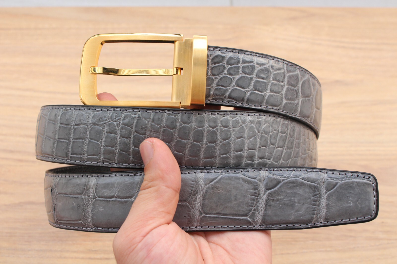 W 1.3 inch – Gray Alligator Crocodile Print LEATHER Men’s Belt