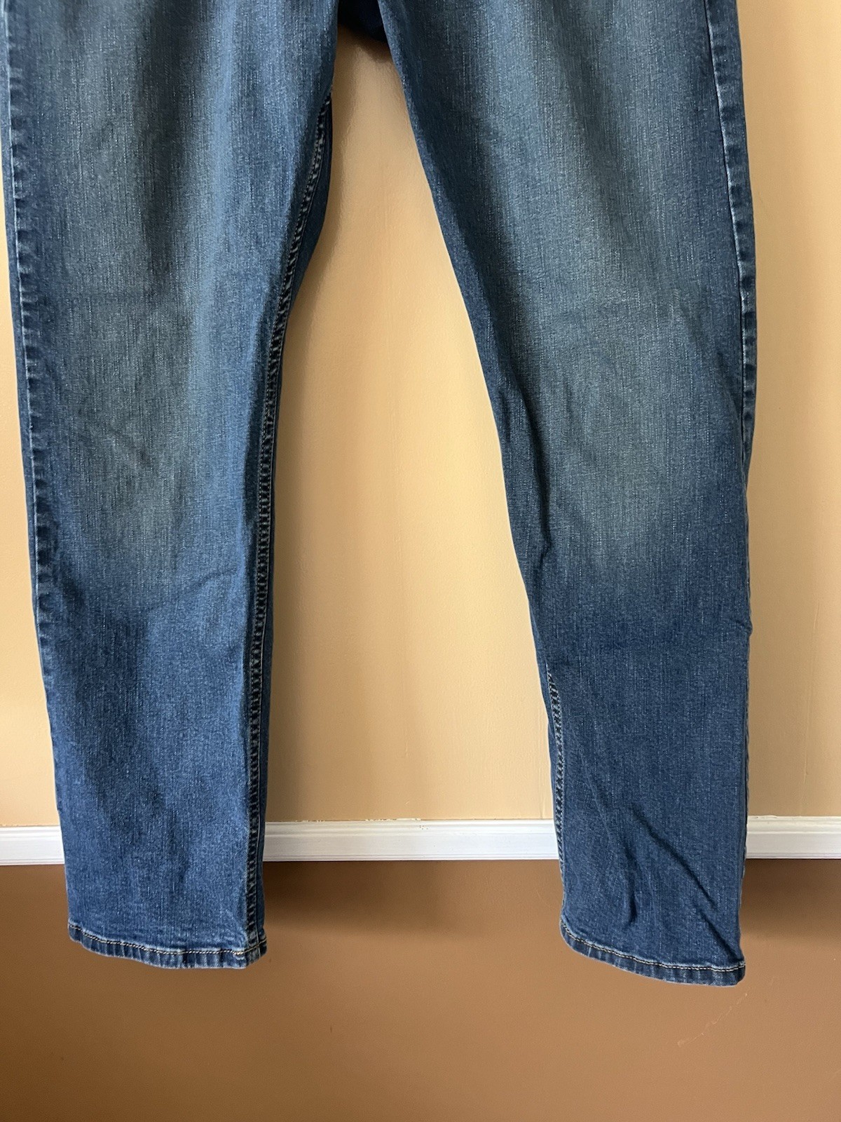 Wrangler Men’s Free To Stretch Athletic Fit Jean Blue 32×30 (actual 32×29.5)