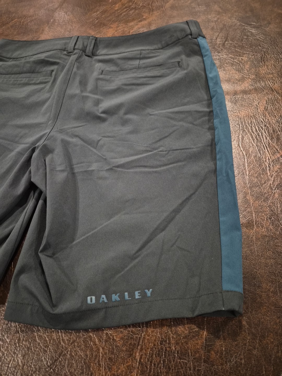 Oakley Mens Performance Fit Shorts Green 36 New With Tags B546
