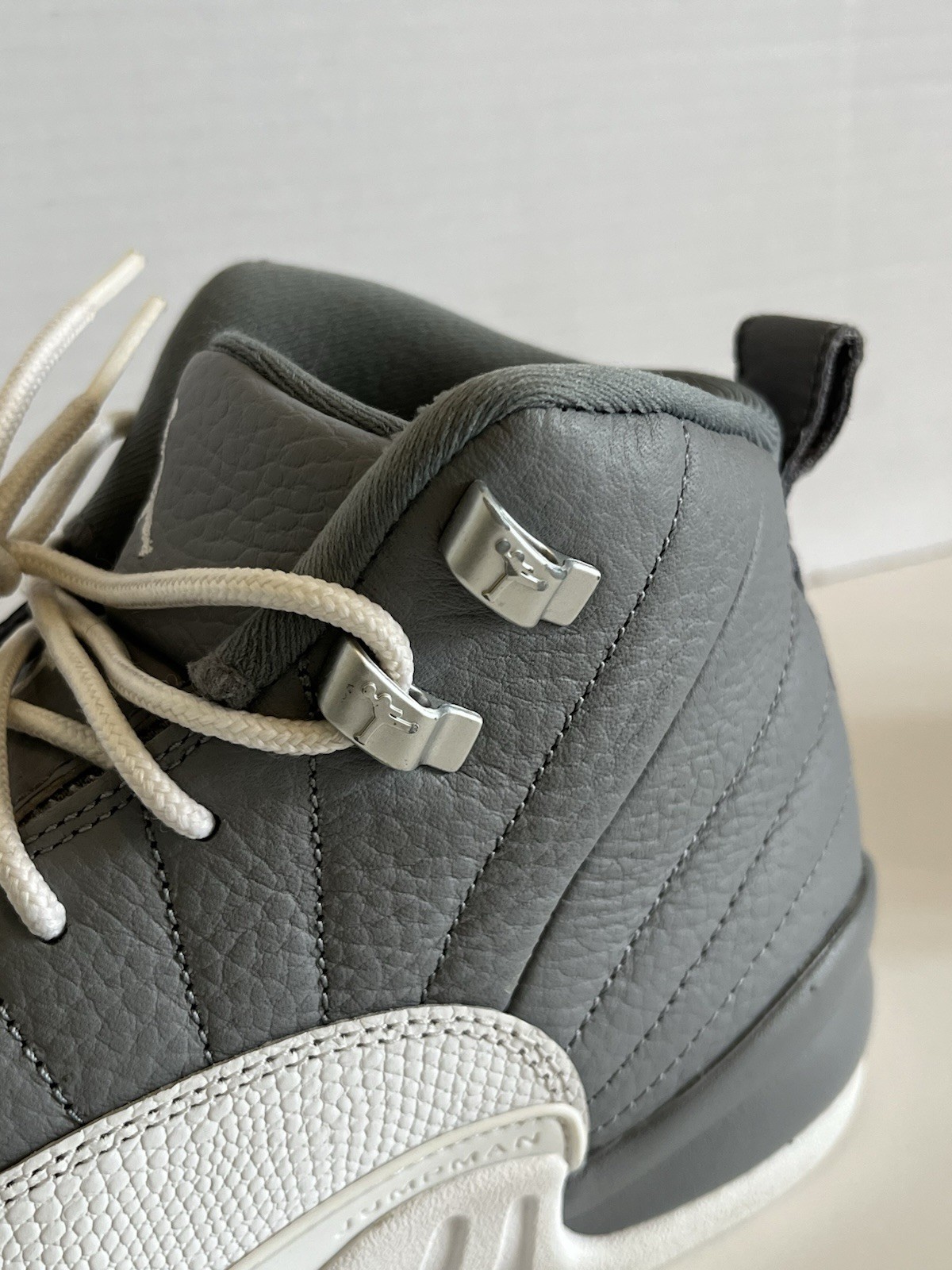Big Kids Air Jordan Retro 12 -Stealth/White-Cool Grey- SIZE 6.5” 153265 015