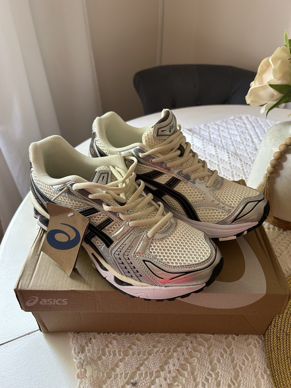 Size 9 – ASICS Gel Kayano 14 Silver Cream