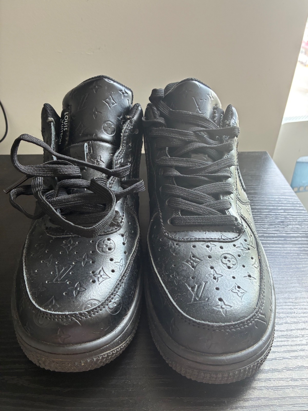 Size 9.5 – Louis Vuitton x Nike Air Force 1 White
