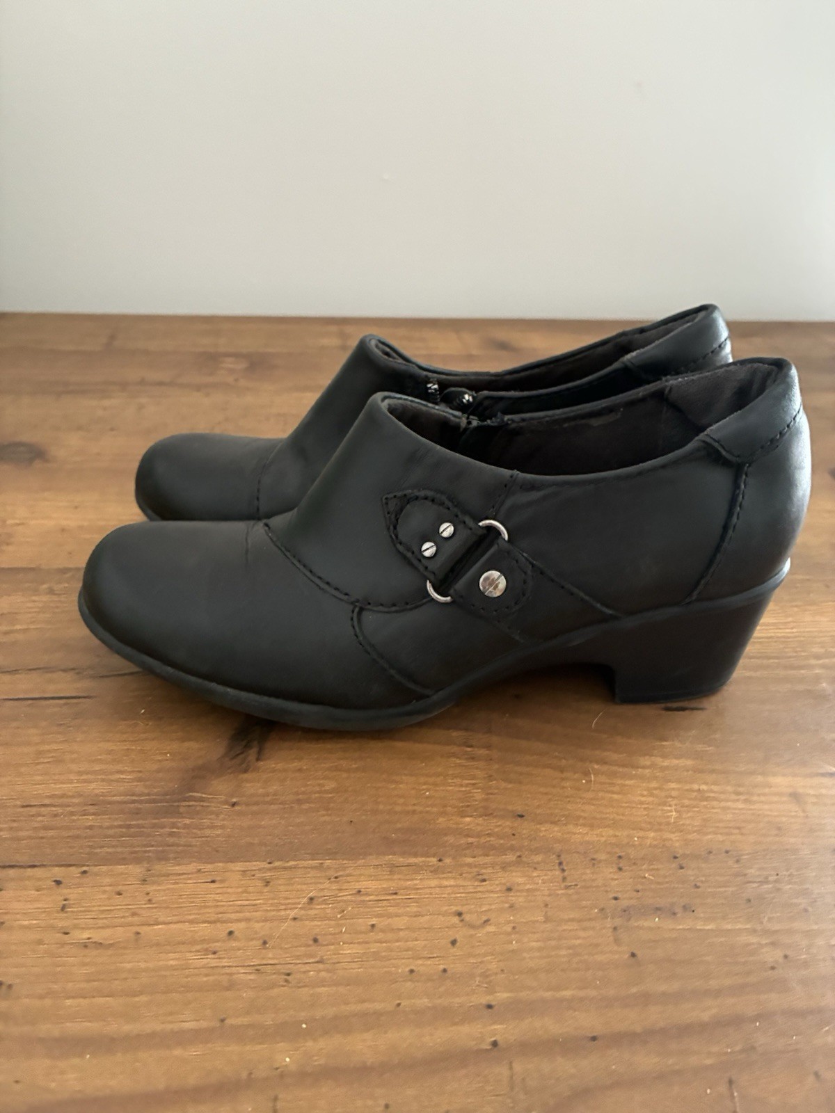 Clark’s Black Leather Shoe Booties, Size 5.5, EUC