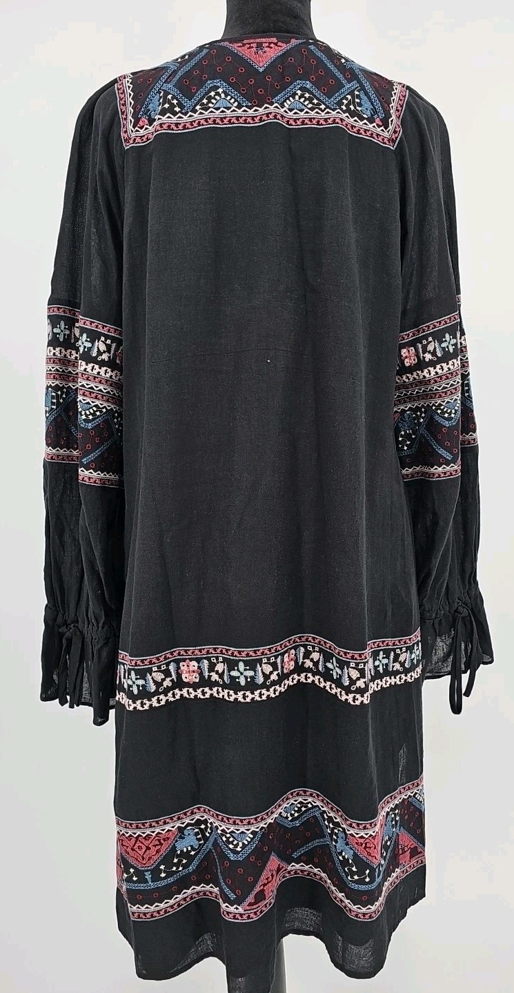 BCBGMaxAzaria Embroidered Boho Dress Medium Black Lace Up V-Neck Lined