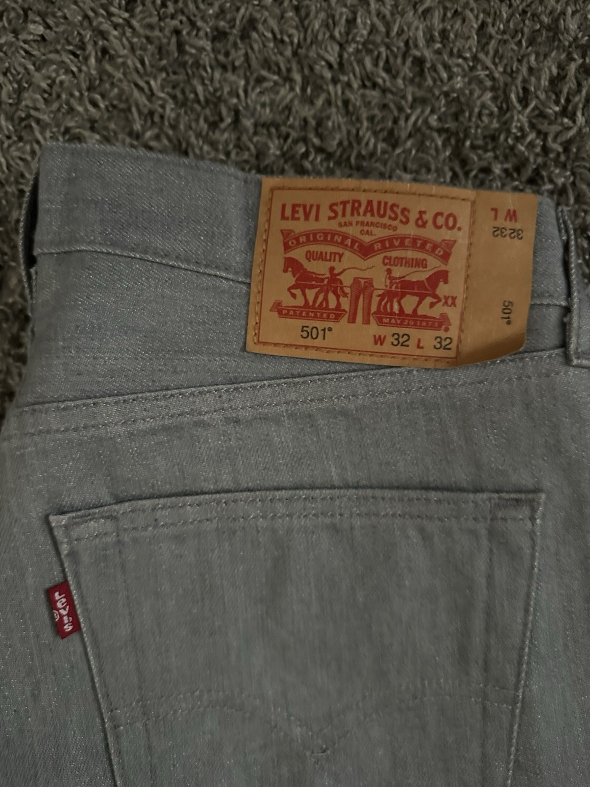 Levi’s Men’s Gray Medium Wash Straight Leg Denim Jeans Mid Rise Button Fly