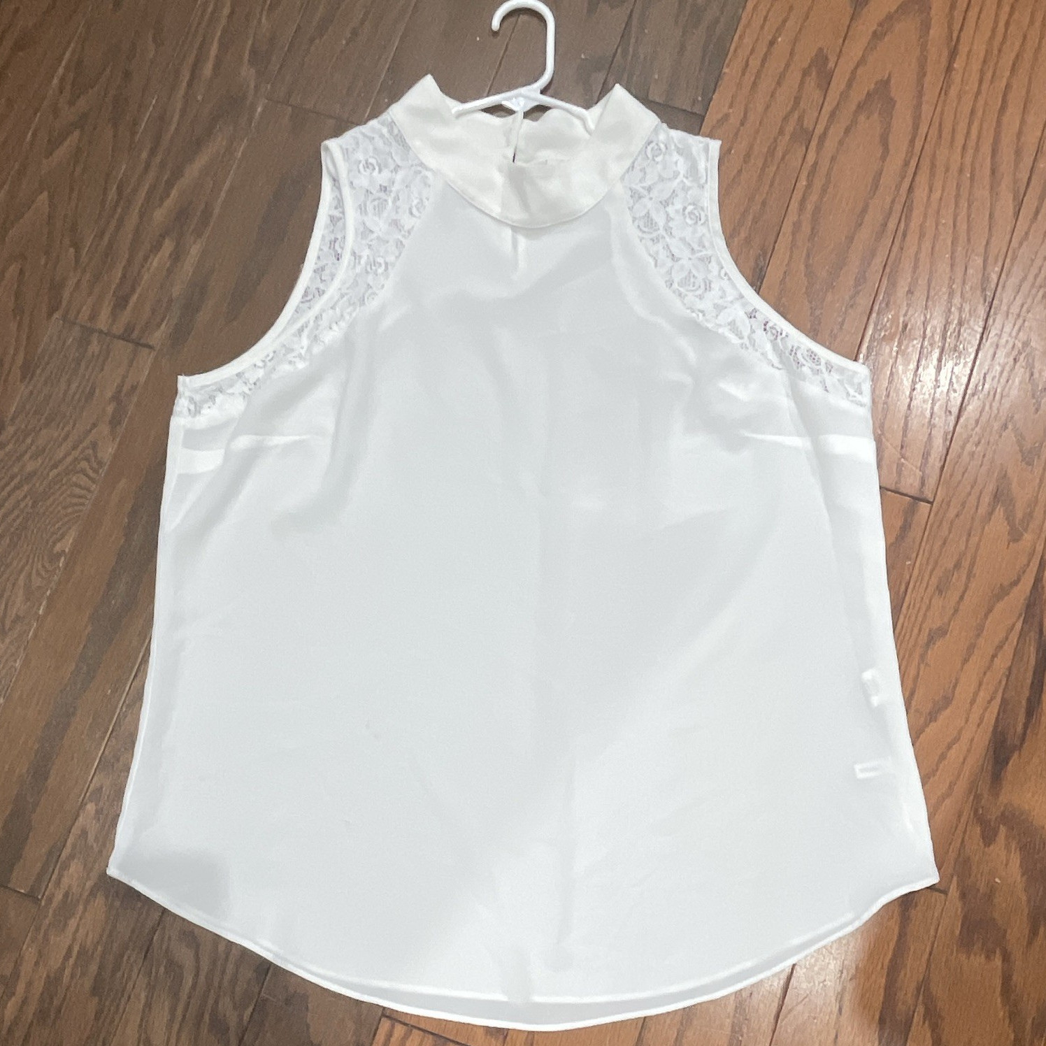 New York & Company White Lace Mock Neck Sleeveless Blouse Button, Size L