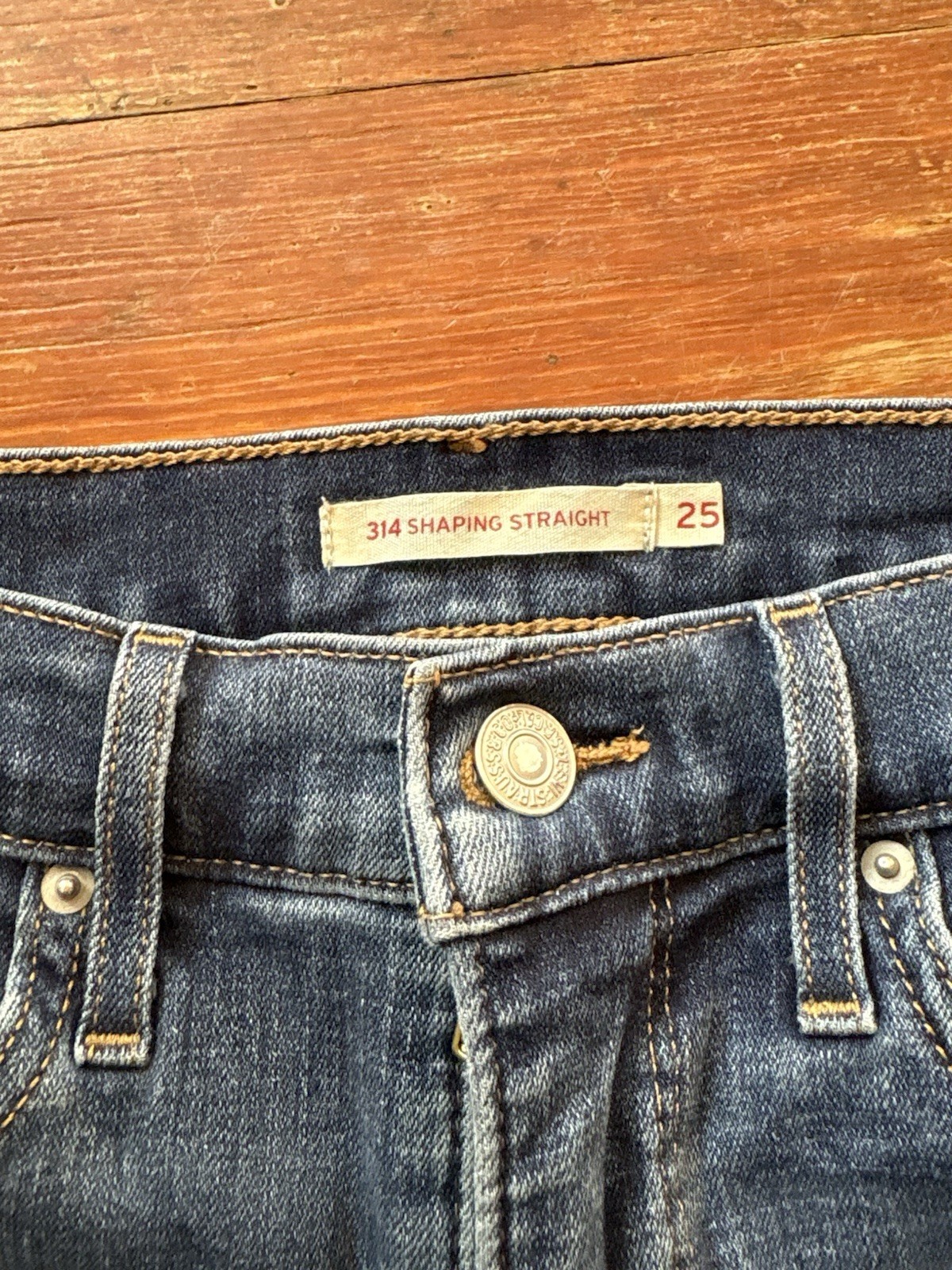 Levis Jeans Womens 25 Blue Denim 314 Shaping Straight zip fly Size 25×30