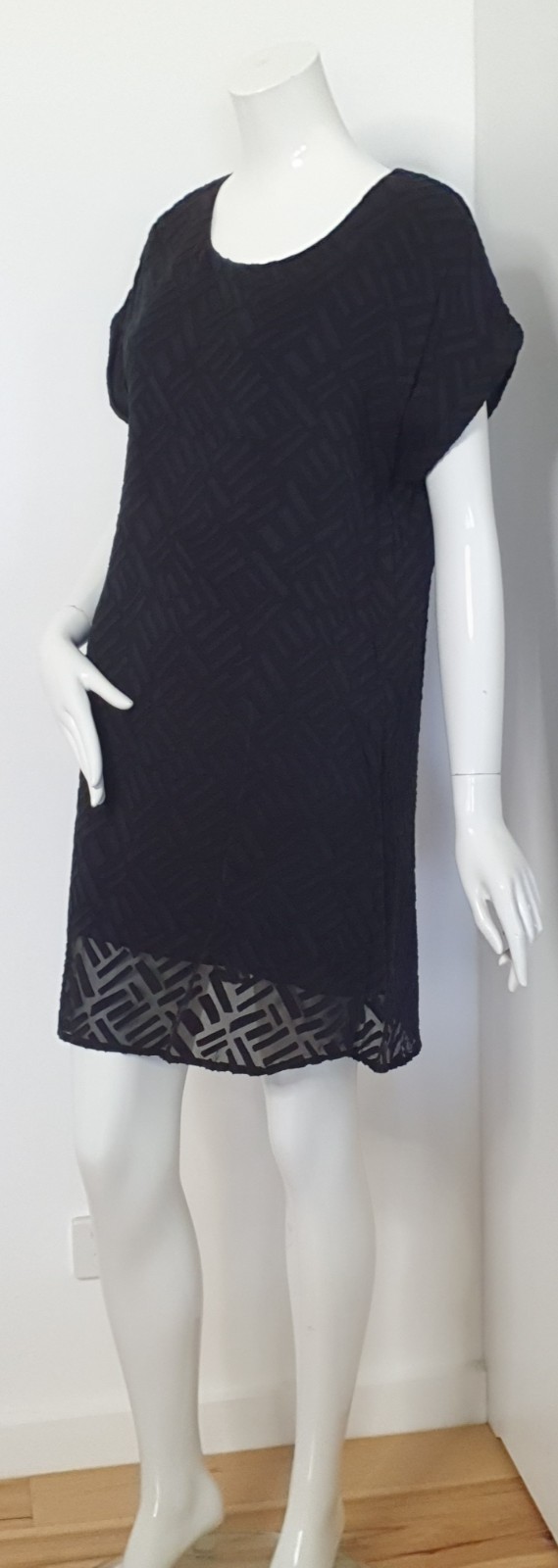 MESOP Sz 10-12 Silk Overlay Shift Dress Cuffed S/Sleeve Black Minimal/Classic