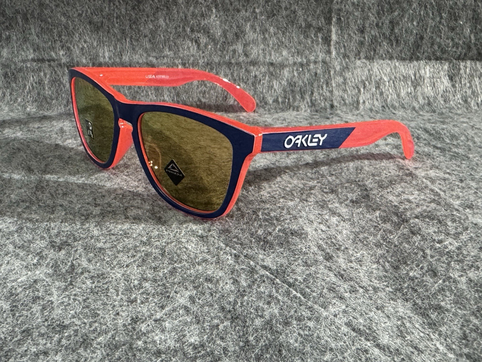 Oakley Frogskins Sunglasses Crystalline Translucent Neon Pink Blue New in Box