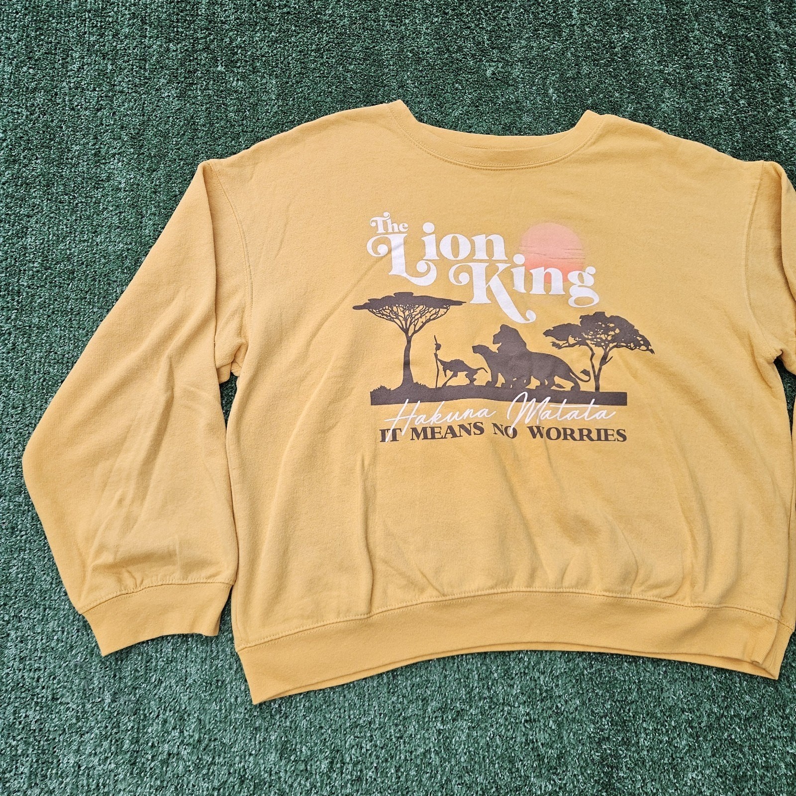 Disney The Lion King Sweatshirt Youth XXL Yellow Hakuna Matata Crewneck Movie