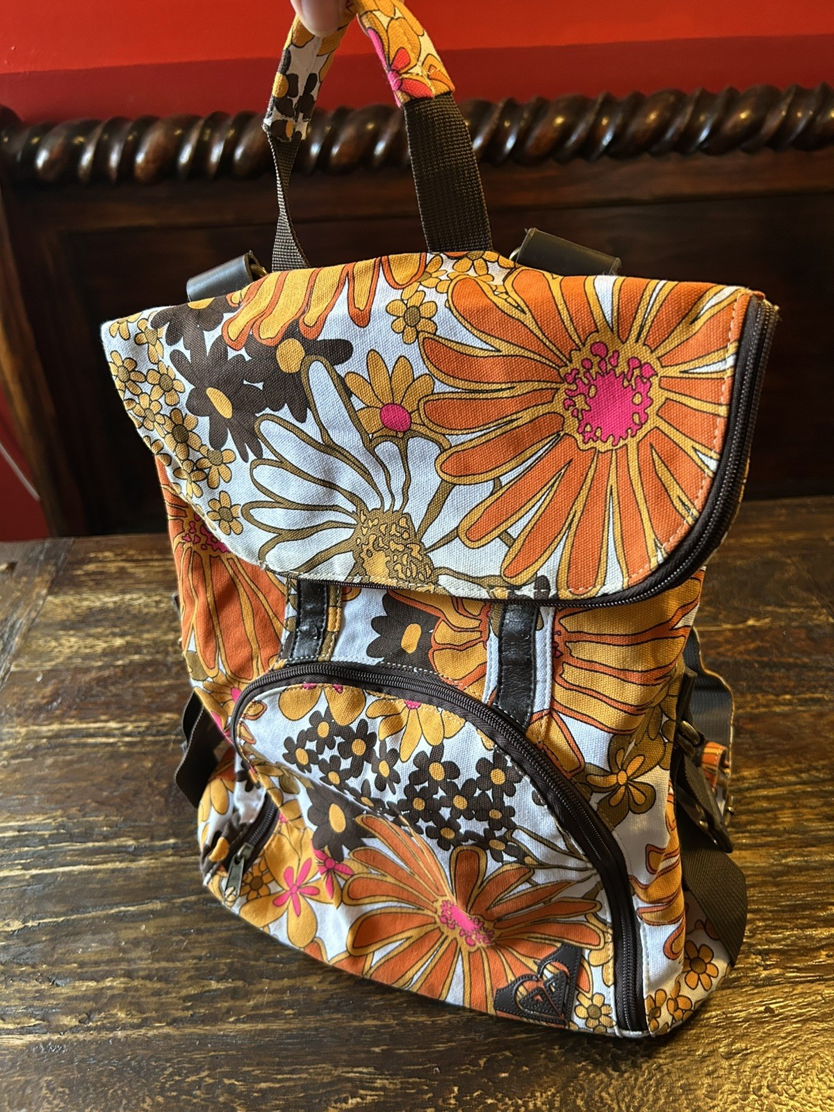 Roxy Vintage Backpack with a 70’s style.