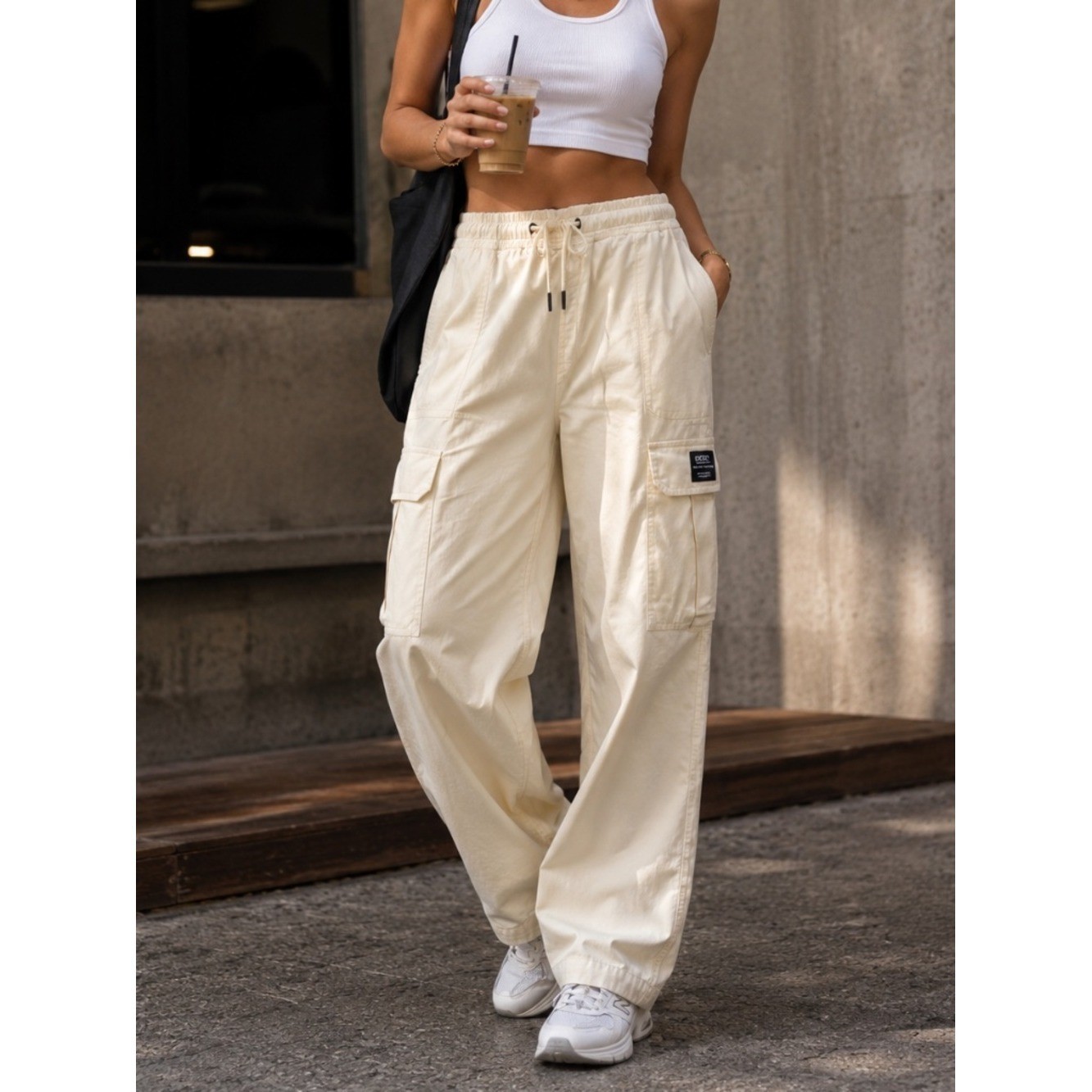 WeSC Cream Cargo Jogger Pants Women’s Large Relaxed Utility Streetwear