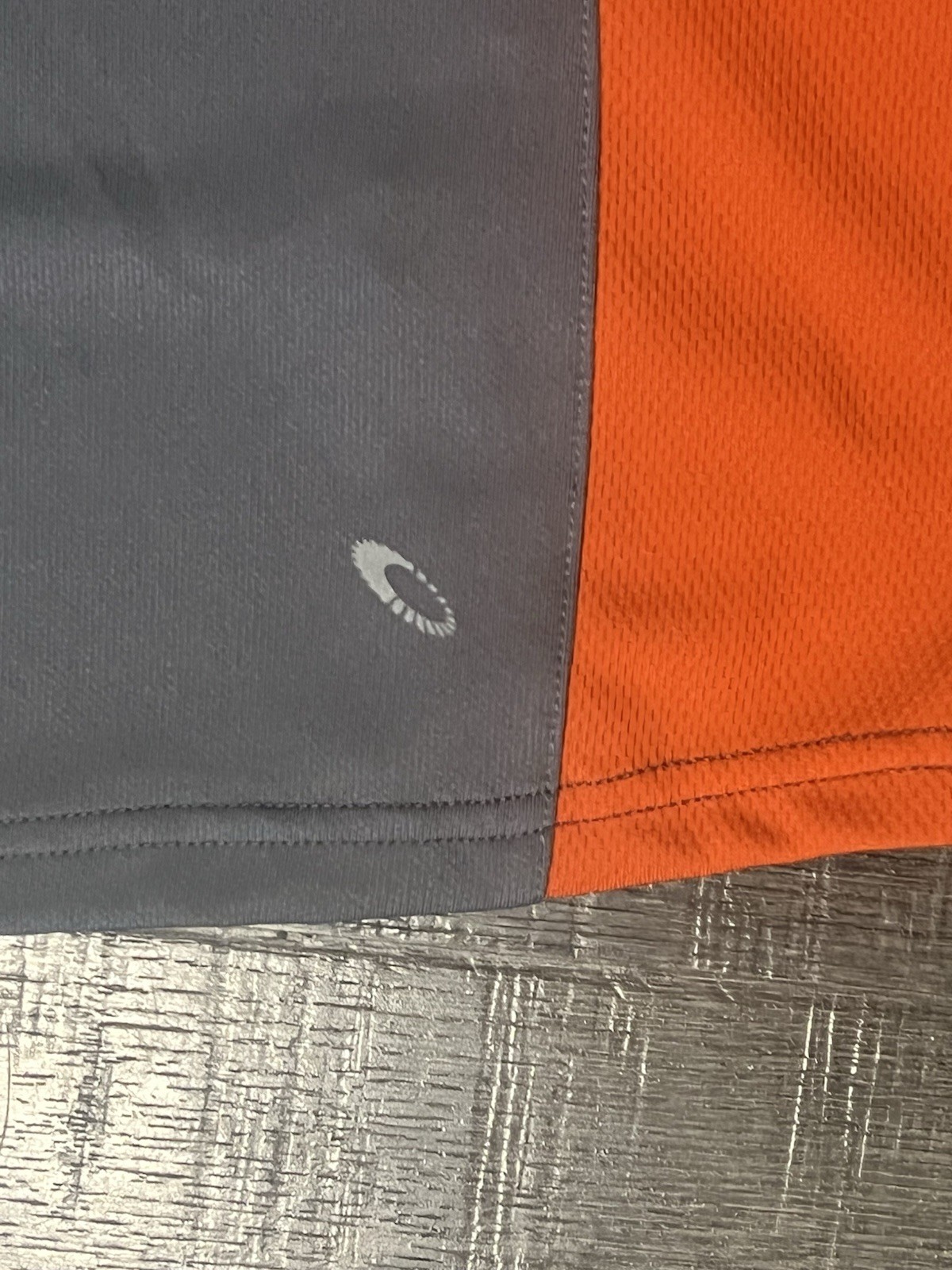 Tek Gear Orange/Gray Wicking Oder Resisting Performance Shirt Men’s Large NWT