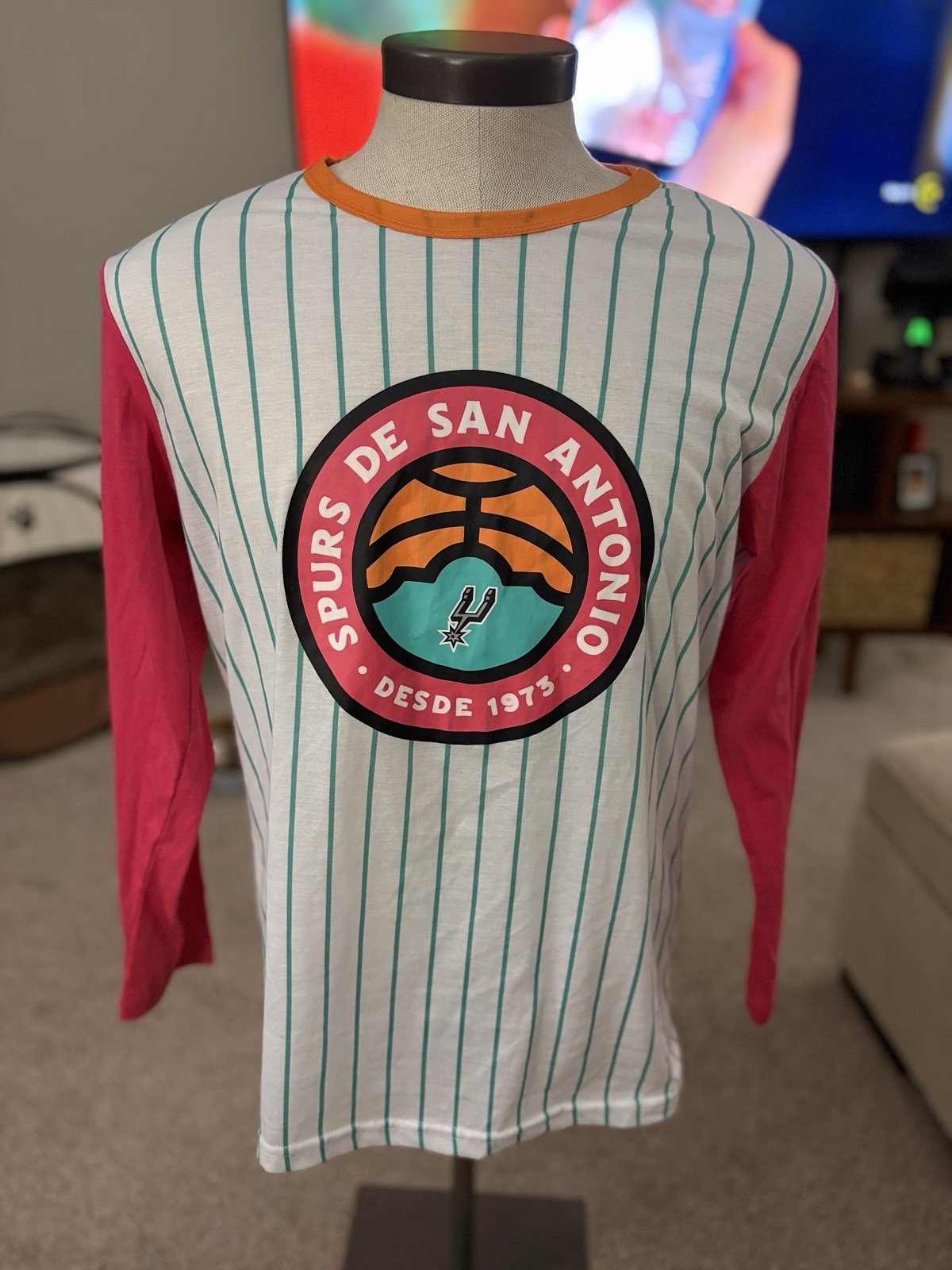 La Cultura Collection Womens Sleeve San Antonio Spurs Logo Size Medium Rare HTF