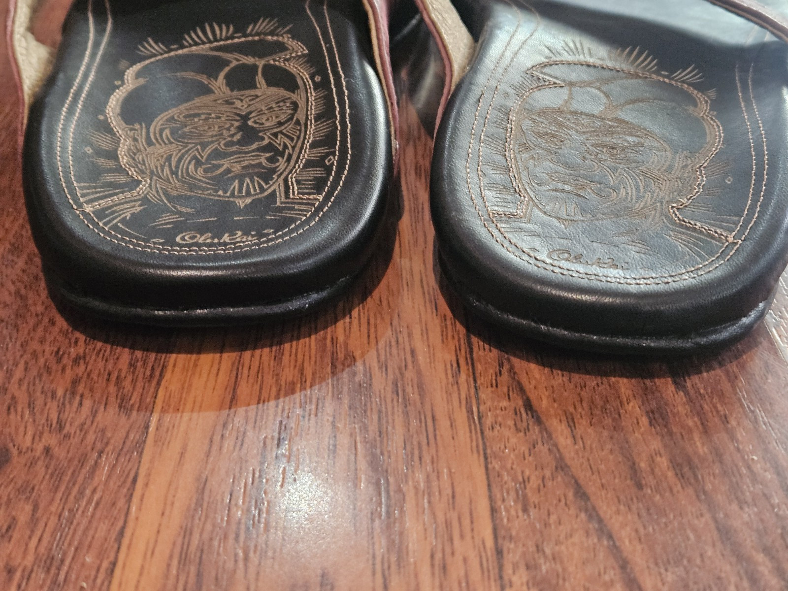 OluKai PU’ALI Warrior Inspired Leather Sandals Thongs Womens Sz 10 Spring 2012