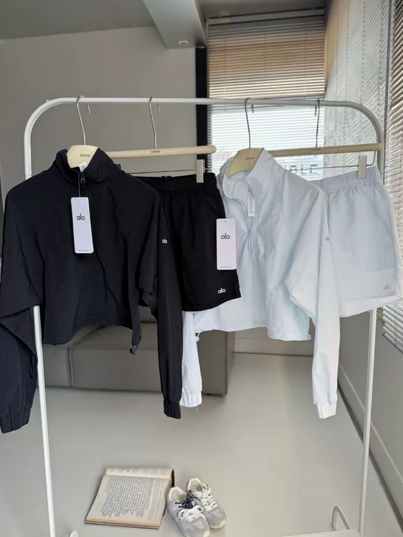 NEW AIo Yoga Set Cropped 1/4 Zip Alumni Pullover+Short Suit Casual Women’s Sets