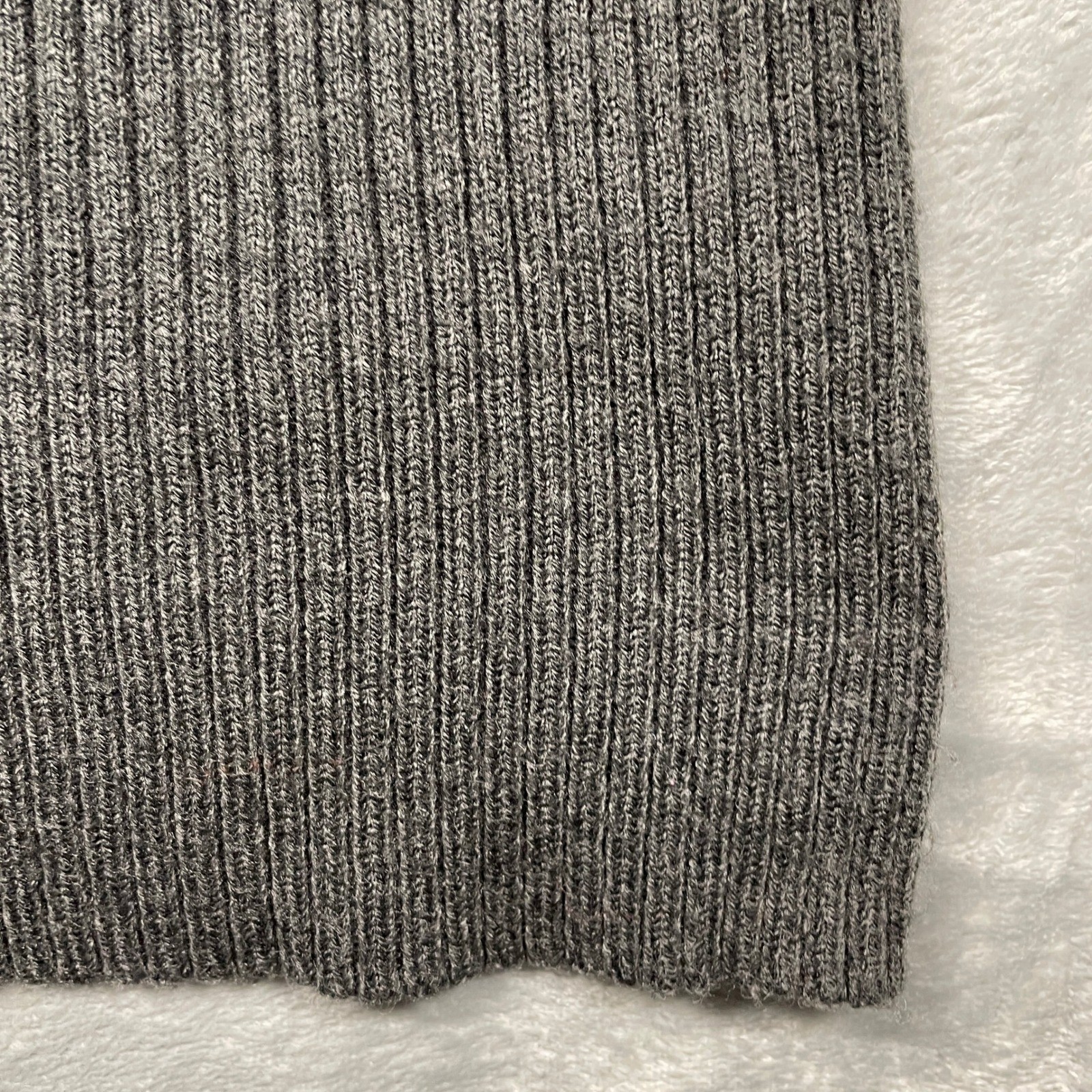 Guess Cold Shoulder Sweater Womens Gray Rhinestone Logo Ribbed Knit V-Neck Large