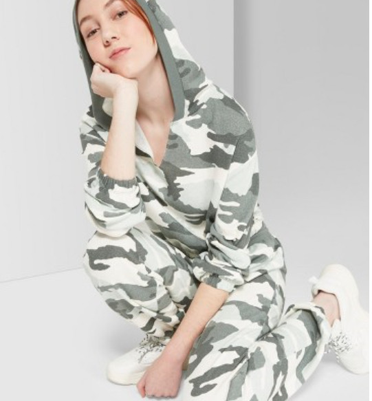 Womens Camo Print V-Neck Sweatshirt – Wild Fable-Green-Varies Sizes- NWT