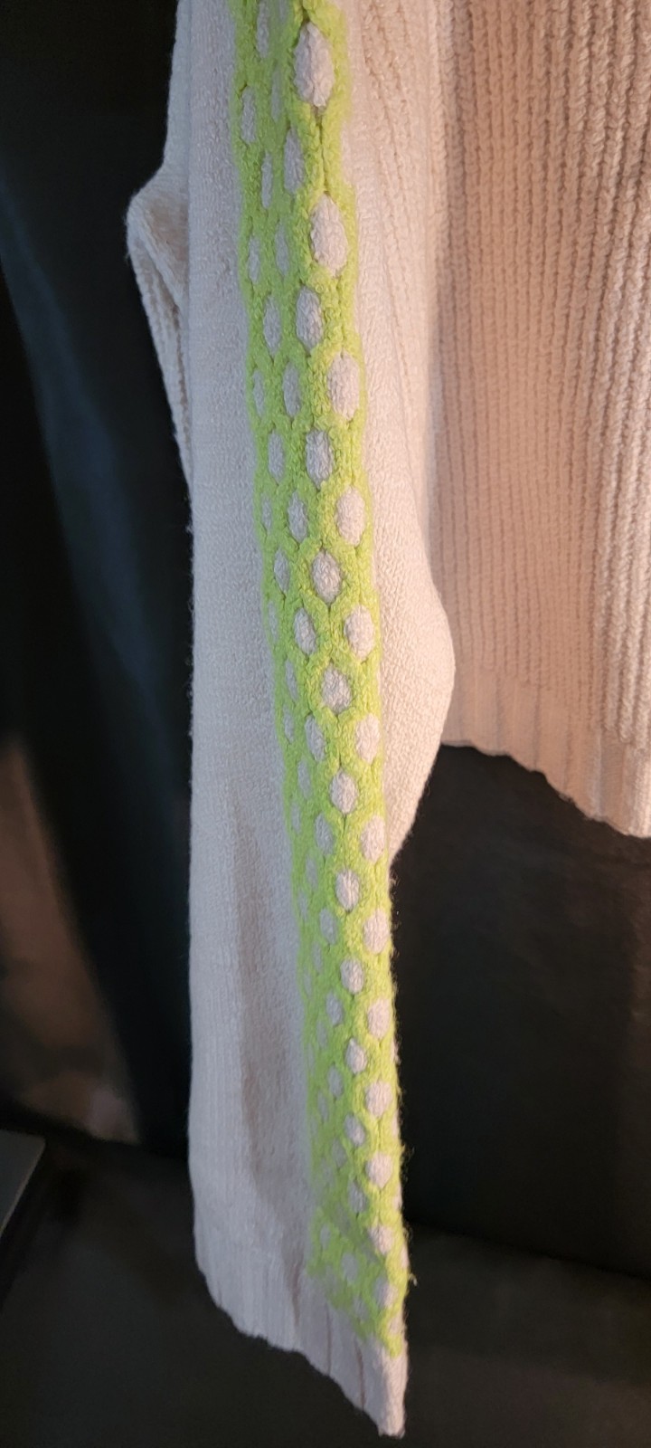 NWT Wild Fable Cropped Sweater Size Small Cream Lime Green Mock Turtleneck Sml