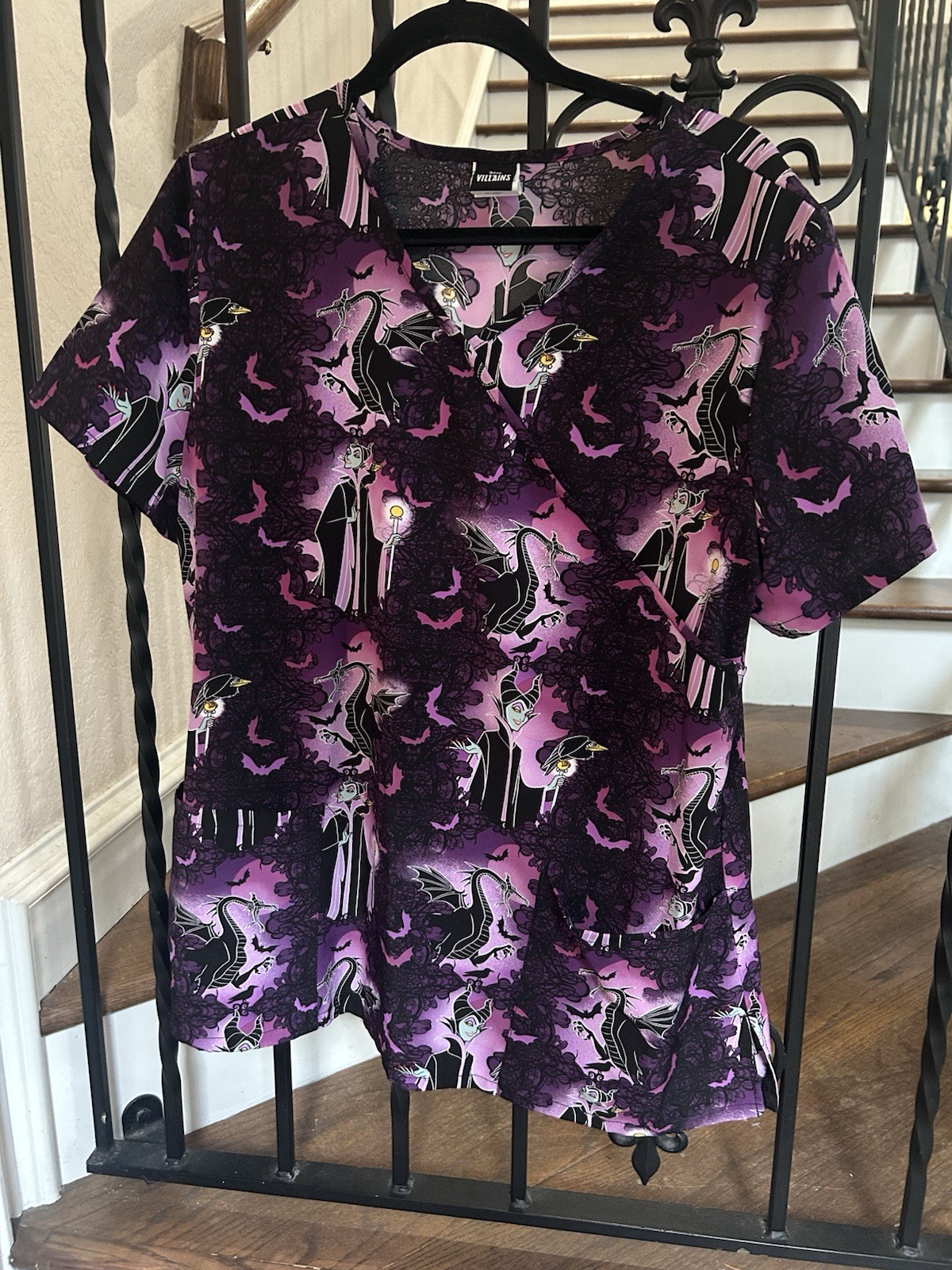 Ladies Size Large Disney Villans Maleficent Scrubs V-Neck Short Sleeves