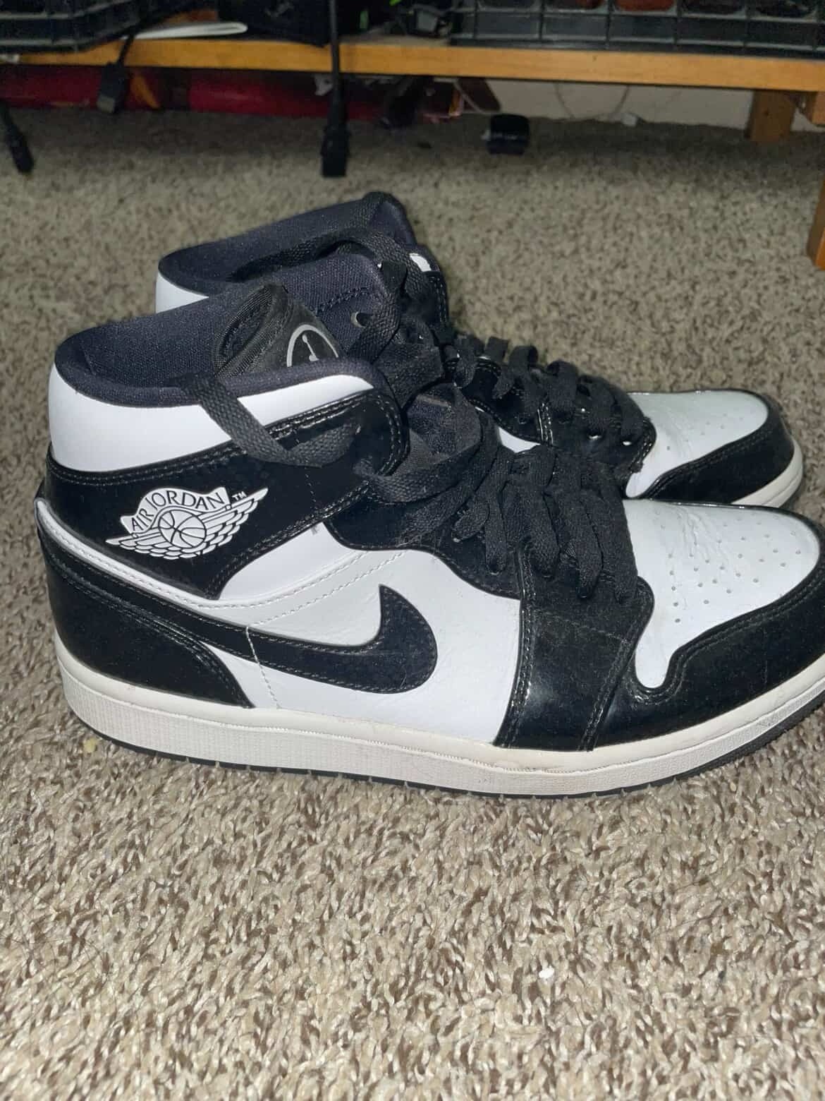 Jordan 1 Mid Black & White Carbon Fibers