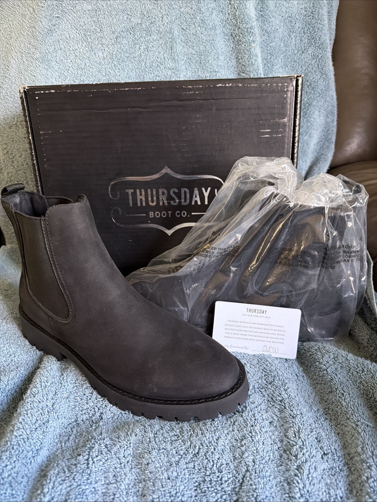New Thursday Boot Co Legend Chelsea Boots Matte Black Womens 9 Lug Sole Leather