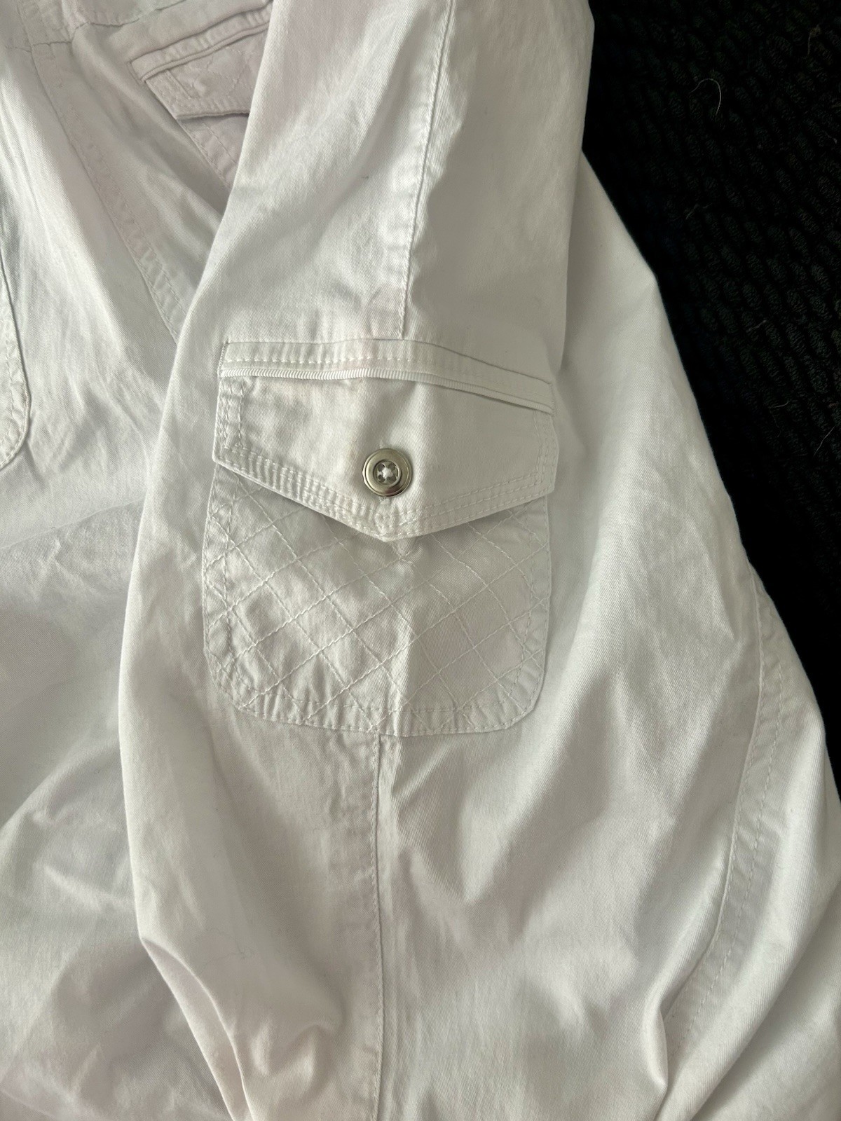 Cato Women’s Plus White Cargo Capris Stretch Waist Comfort Cotton/Spandex Button