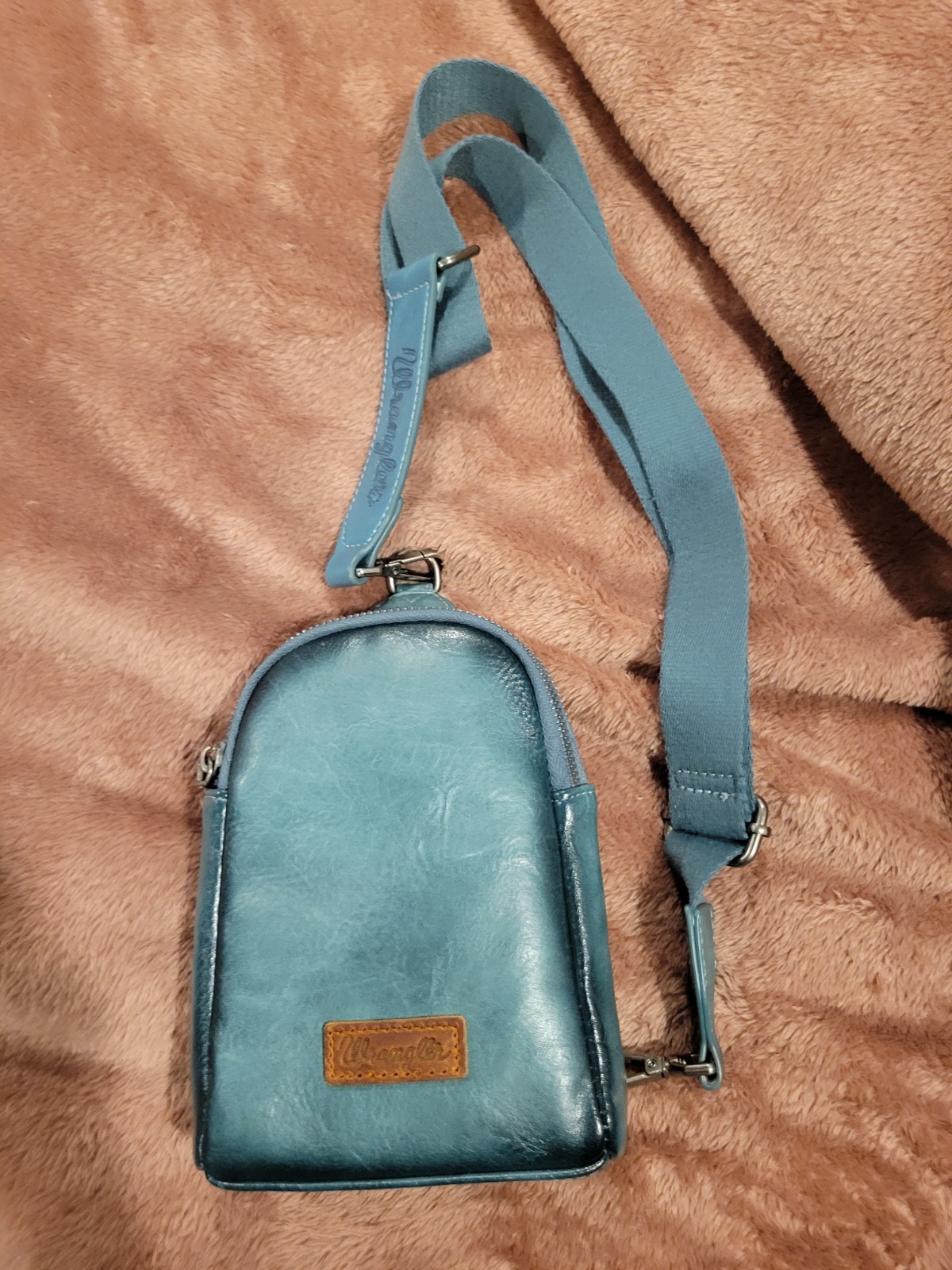NWOT Wrangler Teal Sling Crossbody Strap Turquoise Purse Western Cowboy