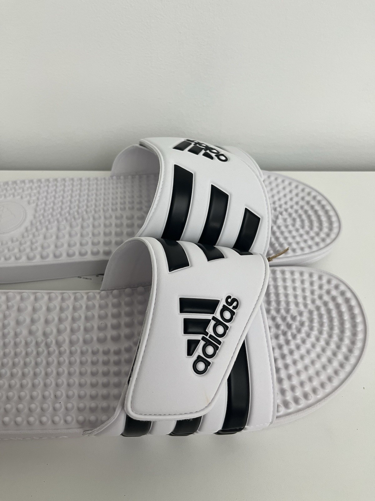 Adidas Adissage Slides Men Size 16 Hook Loop Closure White/Black