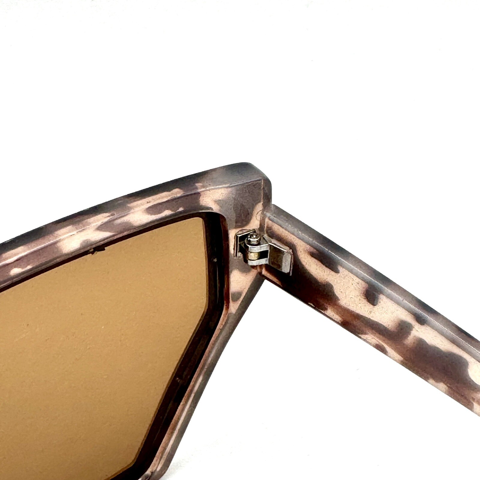 Geometric Fashion Sunglasses Designer Tortoise Shell Frame And Gold Accents