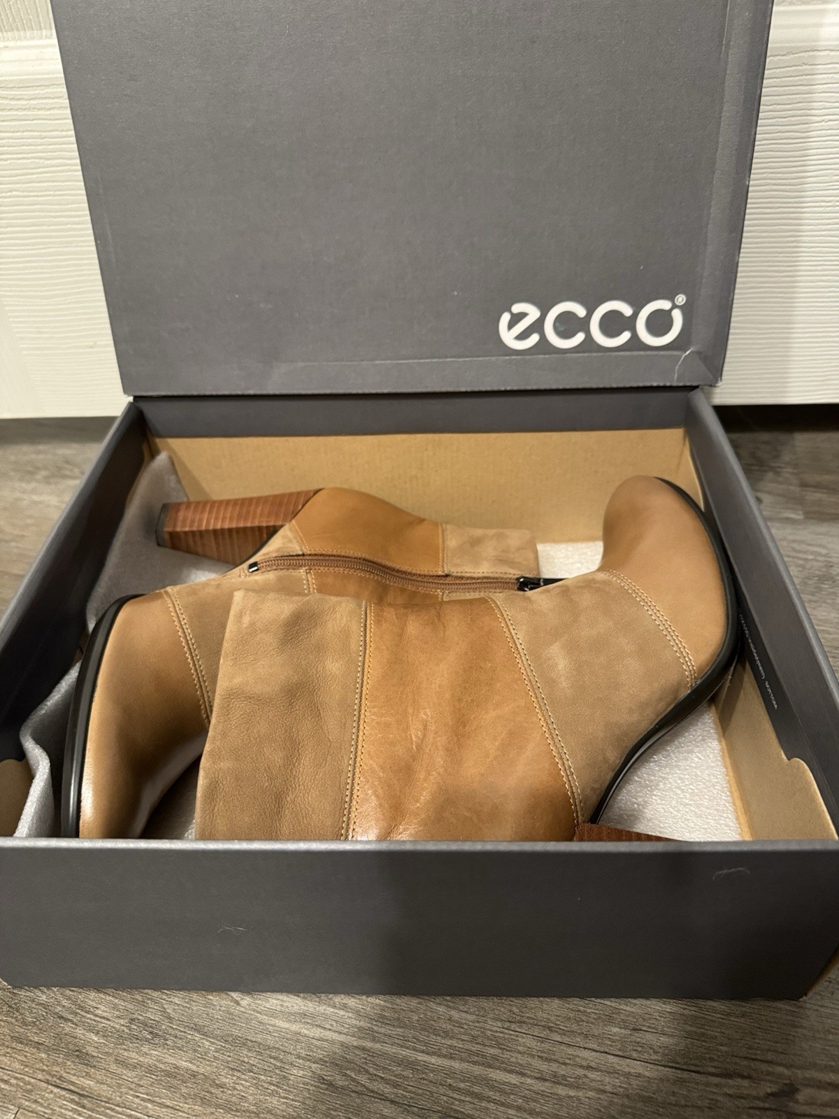 ECCO Shape 75 Women’s Brown Leather Ankle Bootie Zip Lined EU 38 US 7-7.5