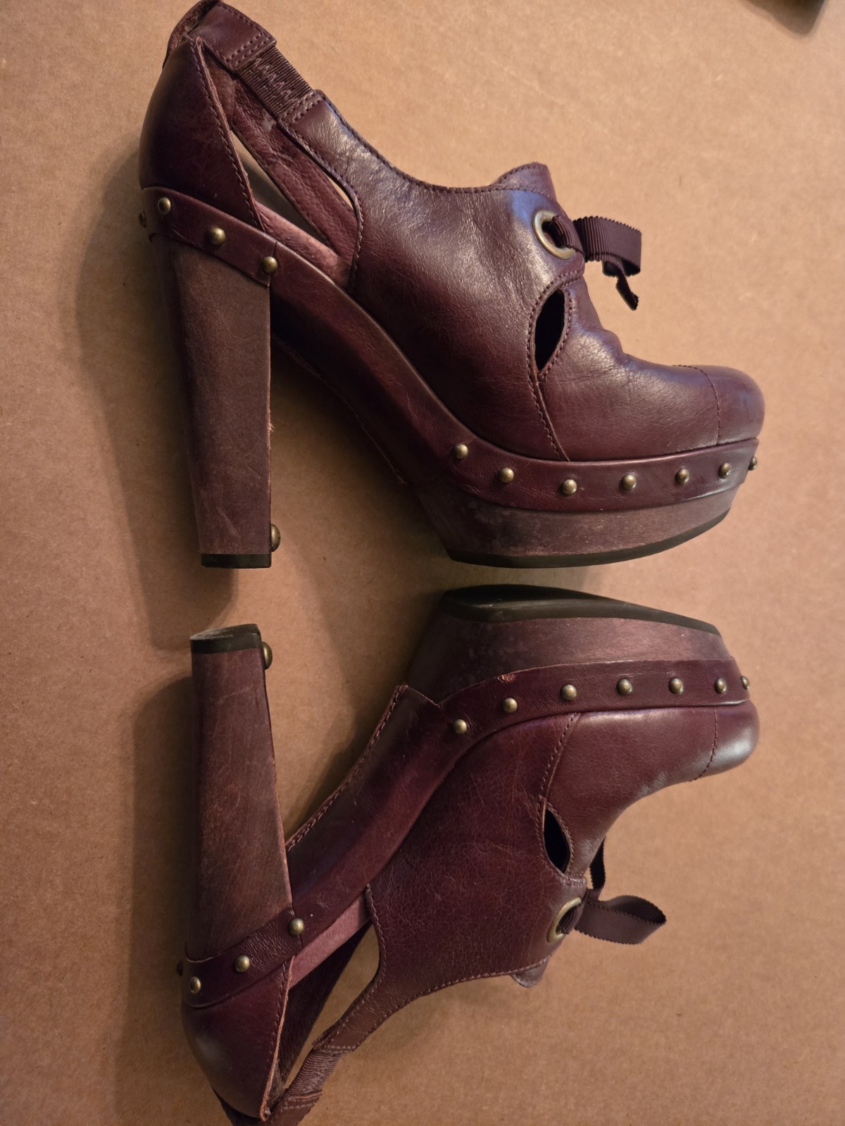 Vintage 2000s Ugg Studded Clogs Maroon Red Burgundy Womens Size 6.5 Leather