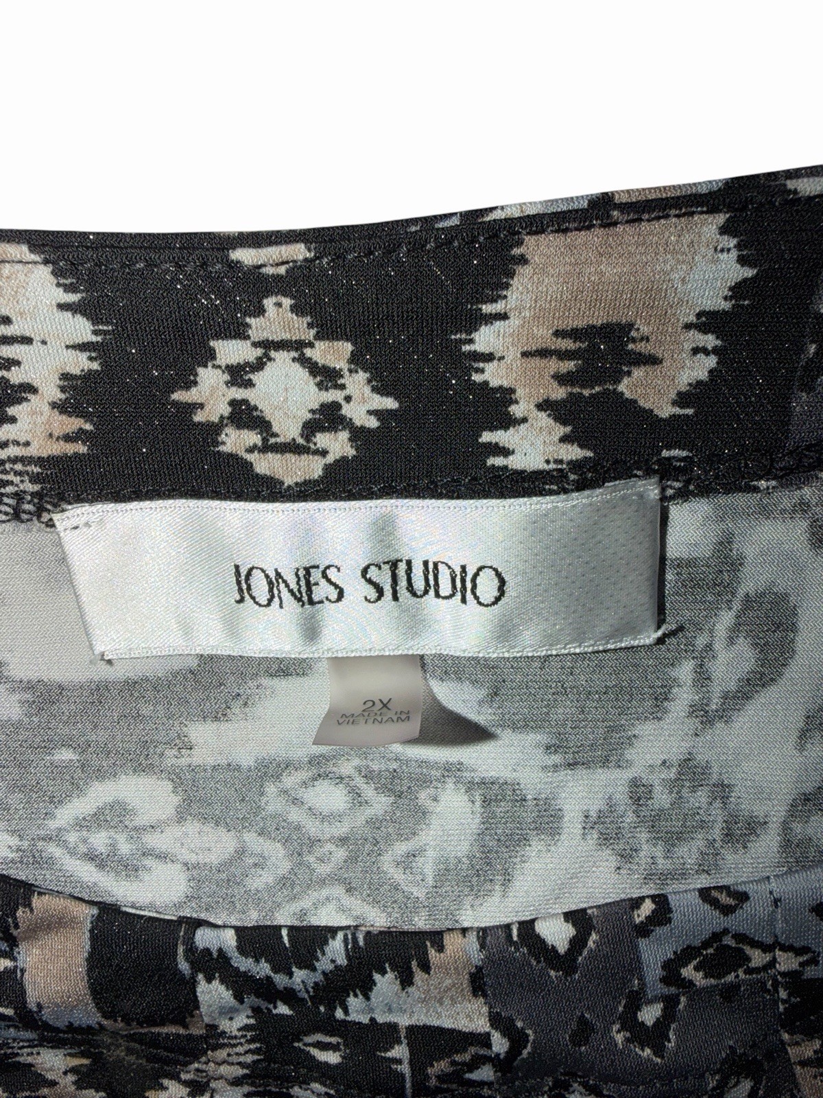Jones Studio Womens Top Size 2X Sleeveless Blouse Geometric Ikat Silver Sparkle