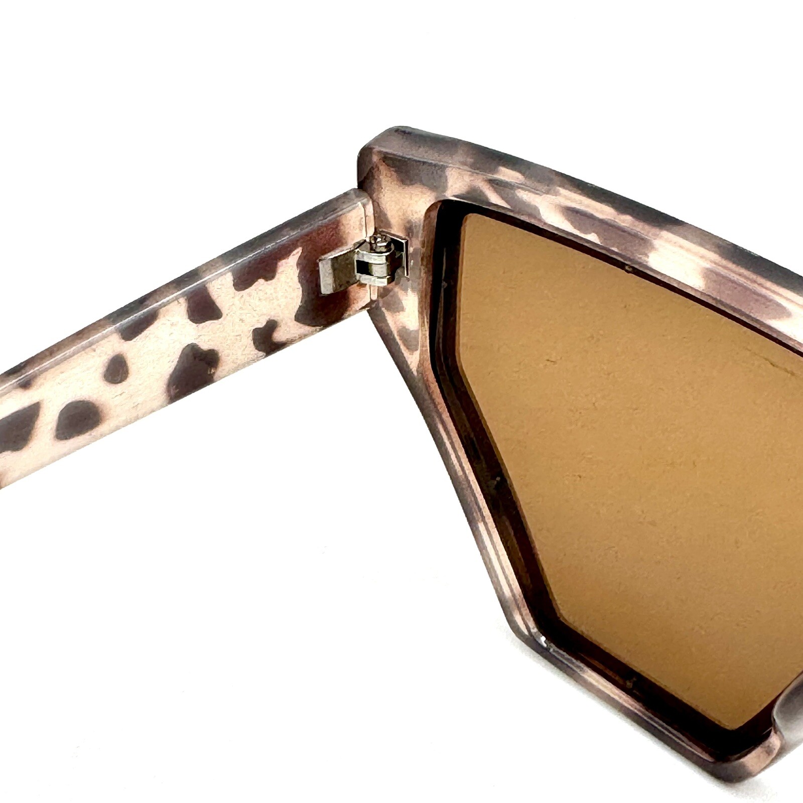 Geometric Fashion Sunglasses Designer Tortoise Shell Frame And Gold Accents