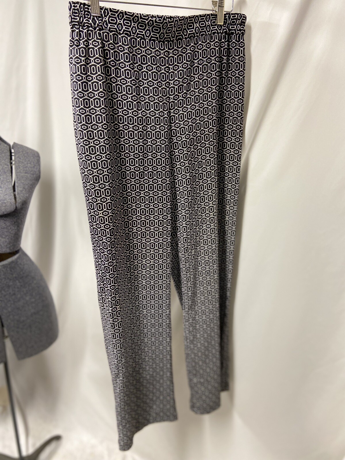 Christian Siriano Pant Size M Runway Style Slip On Elastic Waist 30” X 32 Length