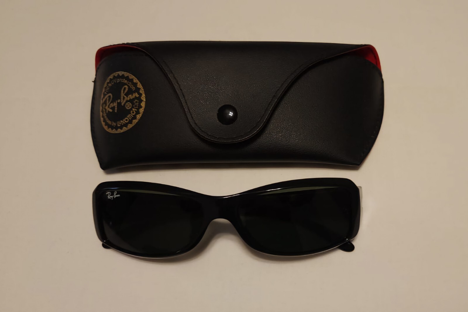 Black Vintage Ray-Ban RB4078 601, Very Lightly Used, Width 14cm / 5.51 inches