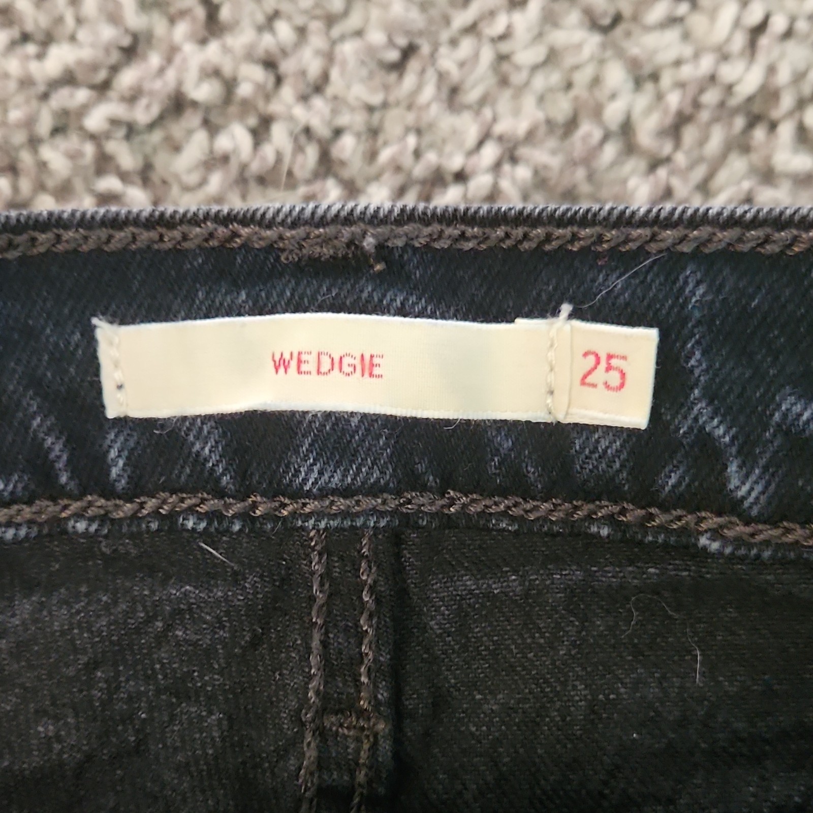 Levi’s Premium Women’s Straight Jeans Black Dark Wash Cuffed 5-Pocket 25