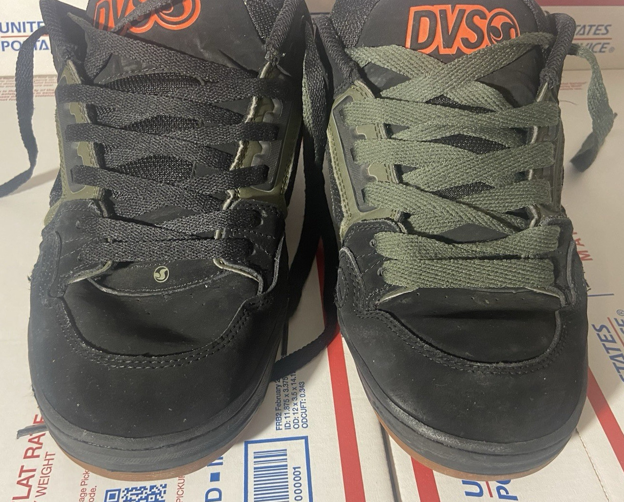 DVS Comanche DVF0000029 988 Black & Orange Low Top Skate Shoes – Men’s Size 14