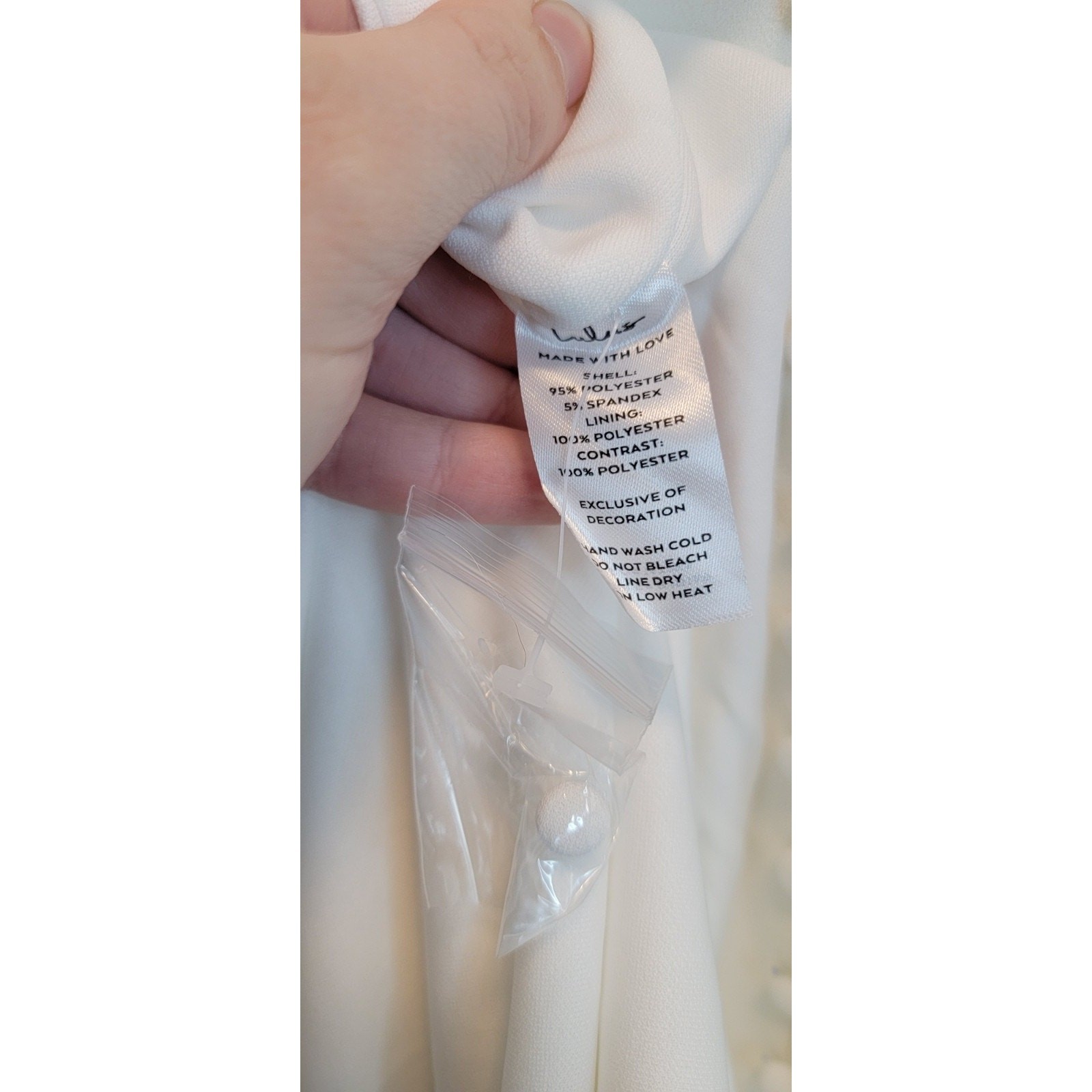 Dreamy Elegant Size Small NWT Lulus Wedding Dress Button Detail Spaghetti V-Neck