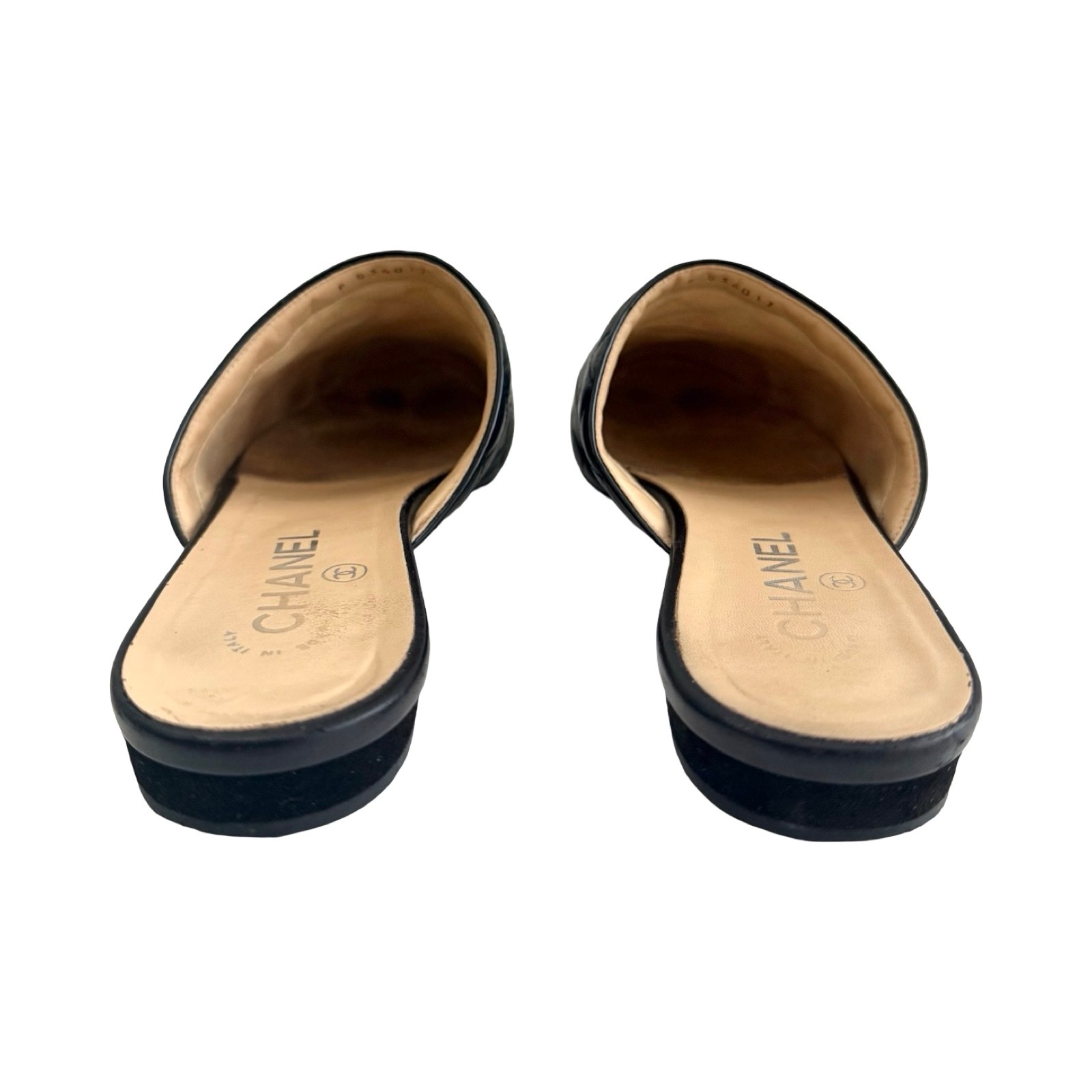 Chanel – CC Black Quilted Nappa & Suede Cap Toe Mule 38.5 | fomoluxury