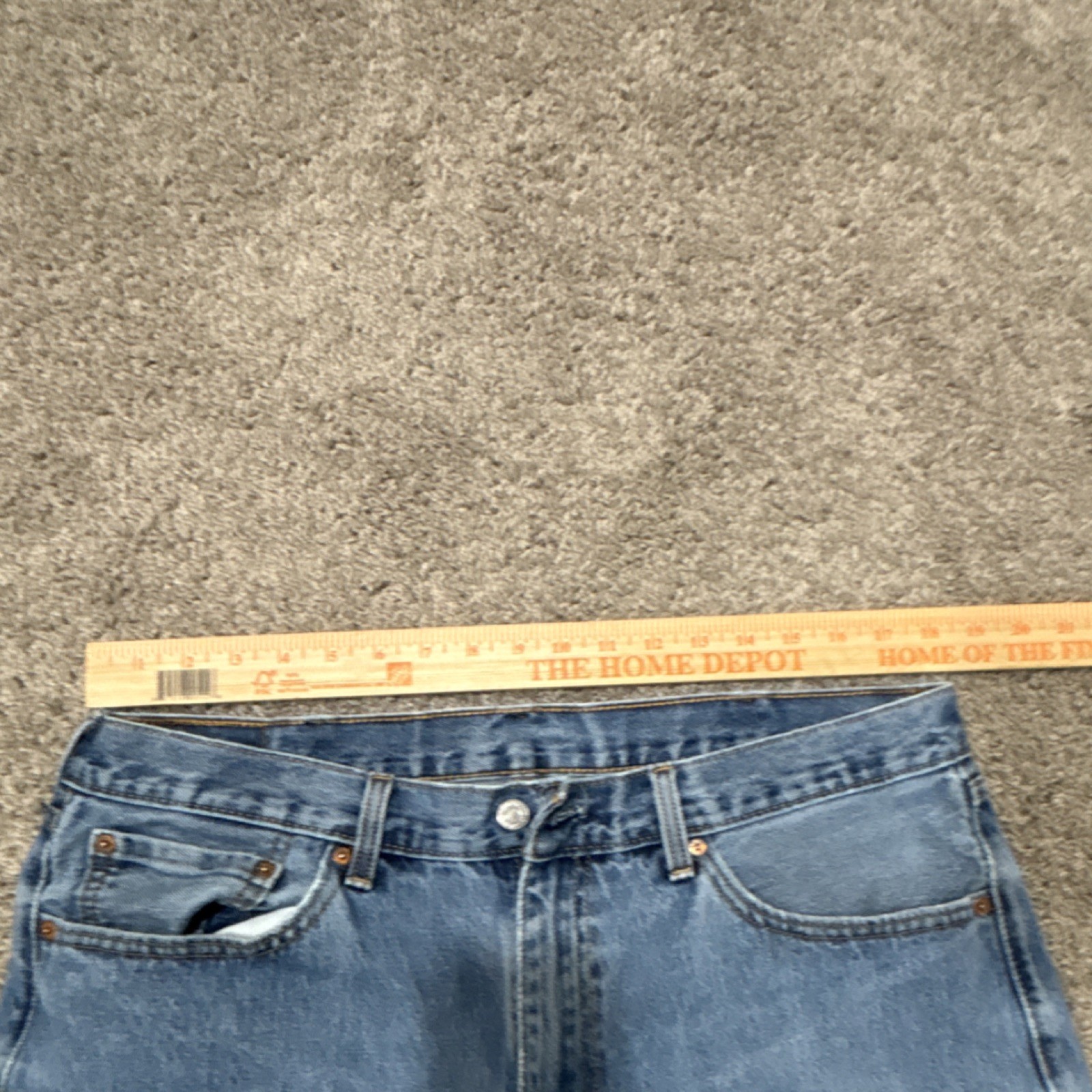 Levi’s 500 Series Men’s 505 Straight Blue Medium Wash Denim Jeans 5-Pocket