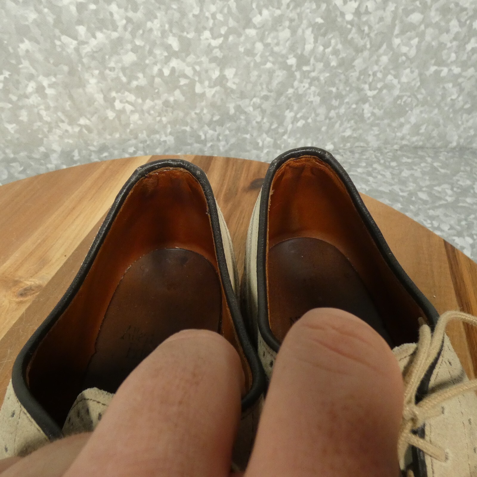 Allen Edmonds Player’s Shoe Mens 9B Beige Suede Wingtip Oxfords