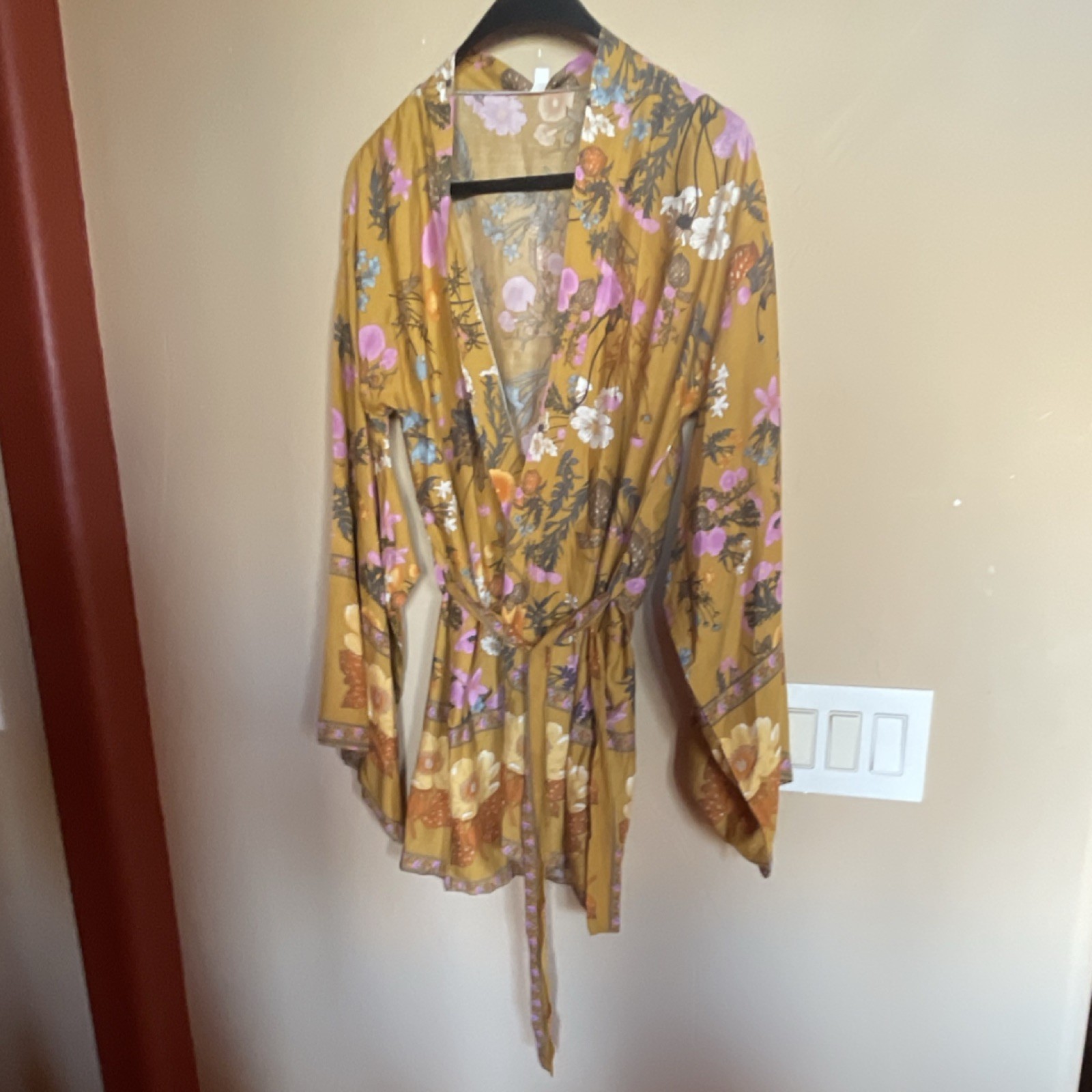 Bellanblue Women’s Floral Rayon Woven Kimono Robe V-Neck Long Sleeve M